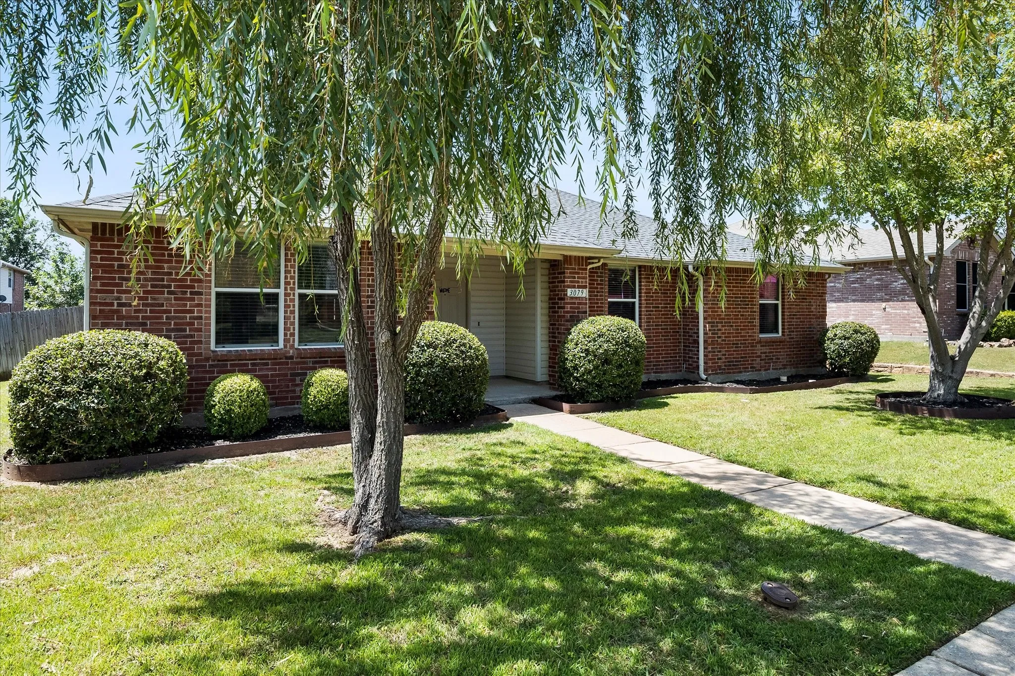Single Family Residence For Sale in Rockwall County , 3079 Dusty Ridge Drive, Rockwall, Texas 75032, 3 Bedroom, 2 Bathroom, 2 Garage spaces, 1,704 Sqft, built in 2005, mls#21338248, Real Estate Agent in Rockwall, Homes For Sale in Rockwall county, Homes For Sale in Rockwall, Realtor in Rockwall Texas, Real Estate Brokerage Independent Realty Texas, Luminita Cordes Realtor