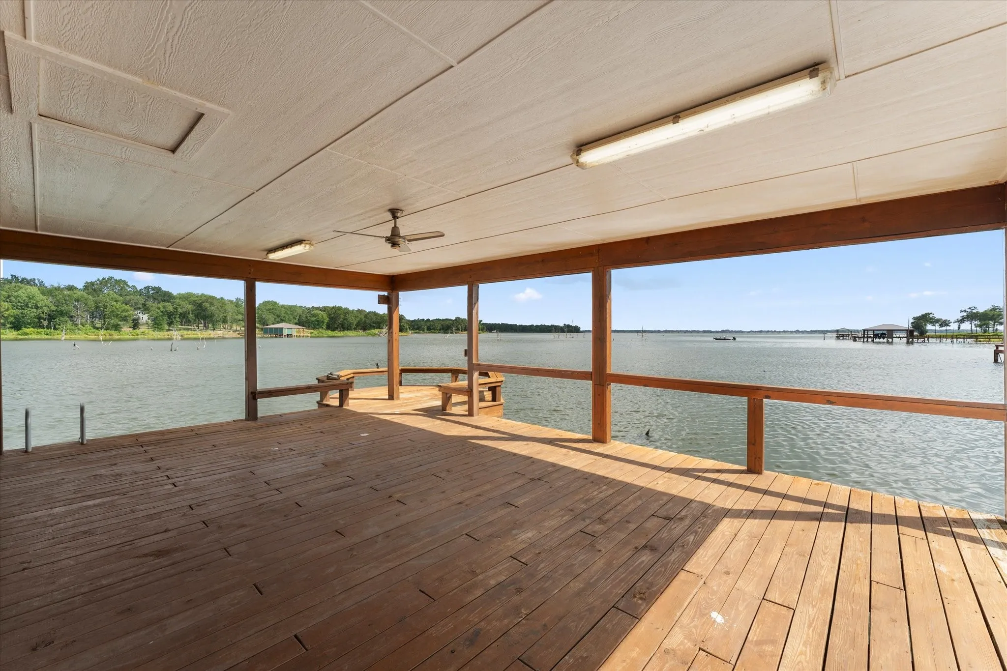 Single Family Residence For Sale in Wood County , 455 CR 1953, Yantis, Texas 75497, 4 Bedrooms, 3 Bathrooms, 3 Garage spaces, 3,575 Sqft, built in 2014, Price $2,000,000, mls#21336943, Real Estate Agent in Yantis, Homes For Sale in Wood county, Homes For Sale in Yantis, Realtor in Yantis Texas, Real Estate Brokerage Independent Realty Texas, Luminita Cordes Realtor