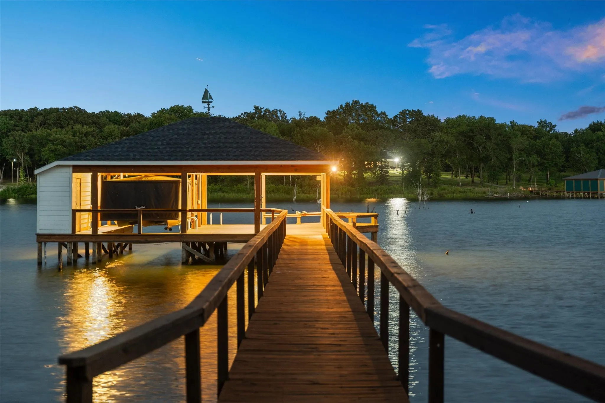 Single Family Residence For Sale in Wood County , 455 CR 1953, Yantis, Texas 75497, 4 Bedrooms, 3 Bathrooms, 3 Garage spaces, 3,575 Sqft, built in 2014, Price $2,000,000, mls#21336943, Real Estate Agent in Yantis, Homes For Sale in Wood county, Homes For Sale in Yantis, Realtor in Yantis Texas, Real Estate Brokerage Independent Realty Texas, Luminita Cordes Realtor