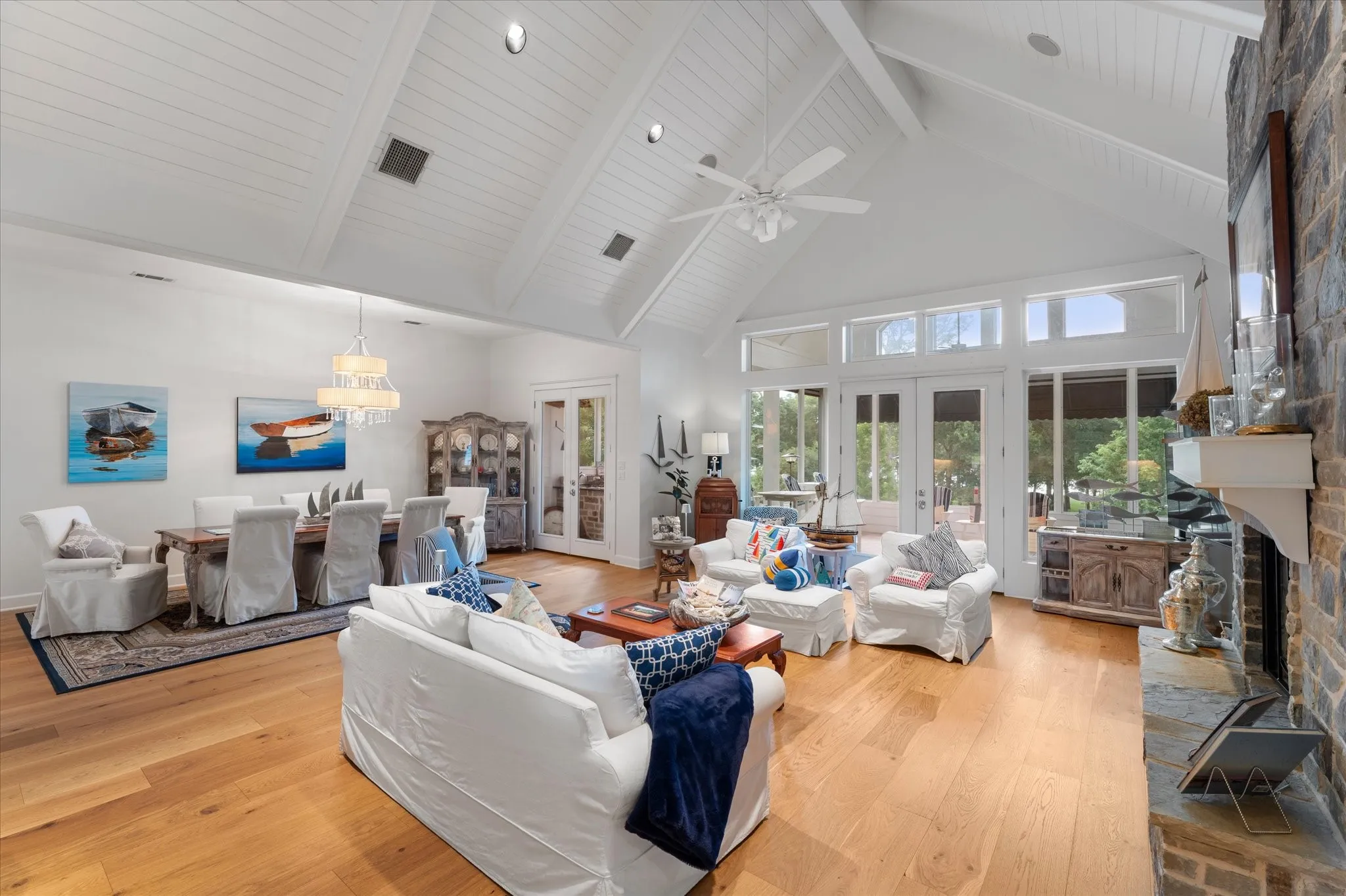 Single Family Residence For Sale in Wood County , 455 CR 1953, Yantis, Texas 75497, 4 Bedrooms, 3 Bathrooms, 3 Garage spaces, 3,575 Sqft, built in 2014, Price $2,000,000, mls#21336943, Real Estate Agent in Yantis, Homes For Sale in Wood county, Homes For Sale in Yantis, Realtor in Yantis Texas, Real Estate Brokerage Independent Realty Texas, Luminita Cordes Realtor