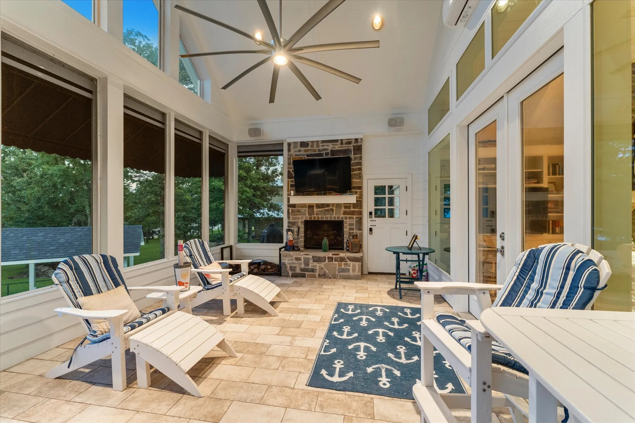 Single Family Residence For Sale in Wood County , 455 CR 1953, Yantis, Texas 75497, 4 Bedrooms, 3 Bathrooms, 3 Garage spaces, 3,575 Sqft, built in 2014, Price $2,000,000, mls#21336943, Real Estate Agent in Yantis, Homes For Sale in Wood county, Homes For Sale in Yantis, Realtor in Yantis Texas, Real Estate Brokerage Independent Realty Texas, Luminita Cordes Realtor