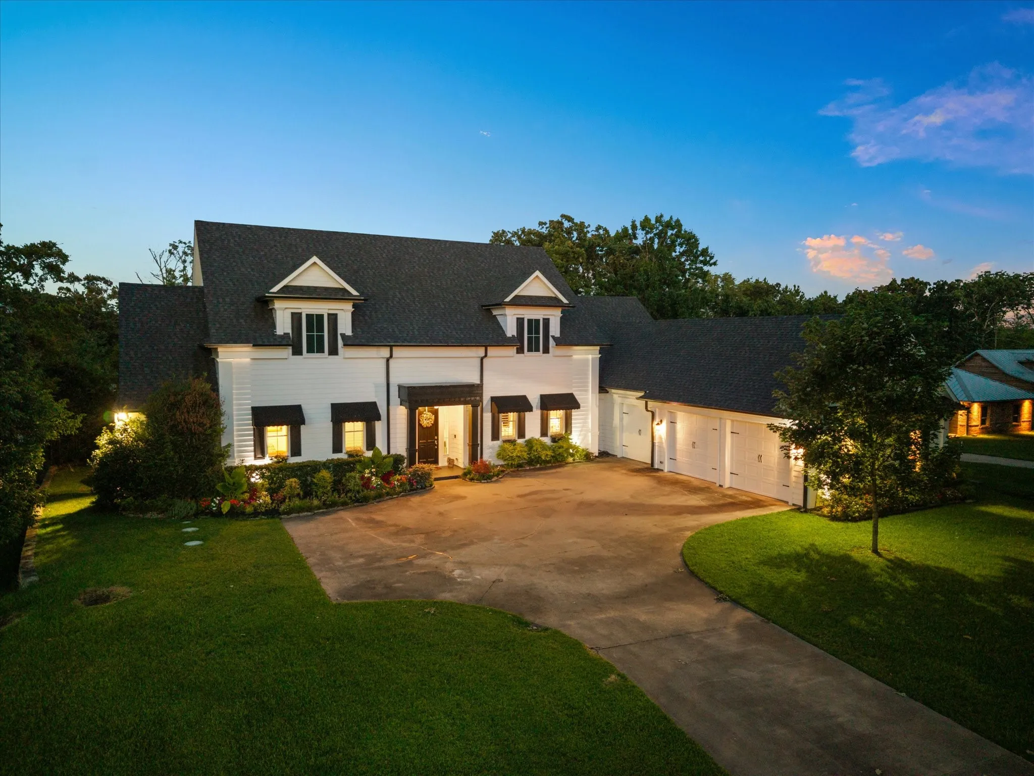 Single Family Residence For Sale in Wood County , 455 CR 1953, Yantis, Texas 75497, 4 Bedrooms, 3 Bathrooms, 3 Garage spaces, 3,575 Sqft, built in 2014, Price $2,000,000, mls#21336943, Real Estate Agent in Yantis, Homes For Sale in Wood county, Homes For Sale in Yantis, Realtor in Yantis Texas, Real Estate Brokerage Independent Realty Texas, Luminita Cordes Realtor