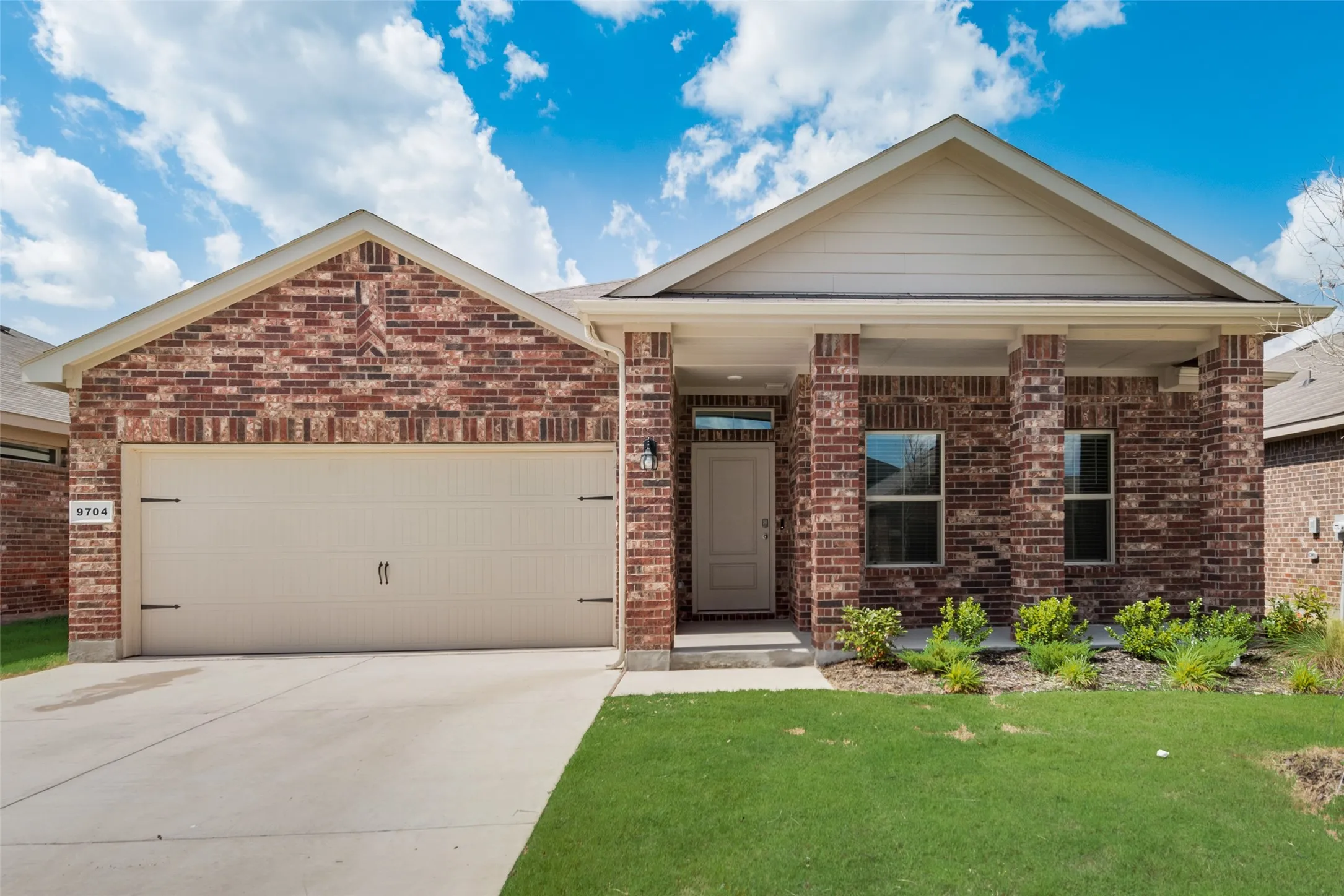 Single Family Residence For Rent in Tarrant County , 9704 New Bern Drive, Fort Worth, Texas 76108, 4 Bedroom, 2 Bathroom, 2 Garage spaces, 1,567 Sqft, built in 2023, mls#21338280, Real Estate Agent in Fort Worth, Homes For Rent in Tarrant county, Homes For Rent in Fort Worth, Realtor in Fort Worth Texas, Real Estate Brokerage Independent Realty Texas, Luminita Cordes Realtor