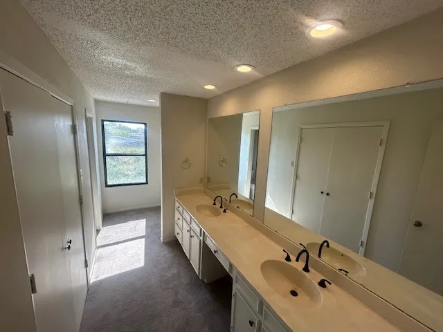 Townhouse For Rent in Dallas County , 401 Towne House Lane, Richardson, Texas 75081, 3 Bedroom, 2 Bathroom, 2 Garage spaces, 1,623 Sqft, built in 1979, mls#21337622, Real Estate Agent in Richardson, Homes For Rent in Dallas county, Homes For Rent in Richardson, Realtor in Richardson Texas, Real Estate Brokerage Independent Realty Texas, Luminita Cordes Realtor