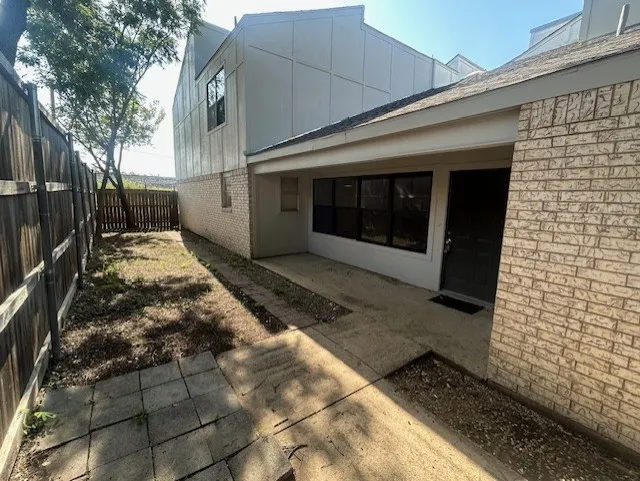 Townhouse For Rent in Dallas County , 401 Towne House Lane, Richardson, Texas 75081, 3 Bedroom, 2 Bathroom, 2 Garage spaces, 1,623 Sqft, built in 1979, mls#21337622, Real Estate Agent in Richardson, Homes For Rent in Dallas county, Homes For Rent in Richardson, Realtor in Richardson Texas, Real Estate Brokerage Independent Realty Texas, Luminita Cordes Realtor