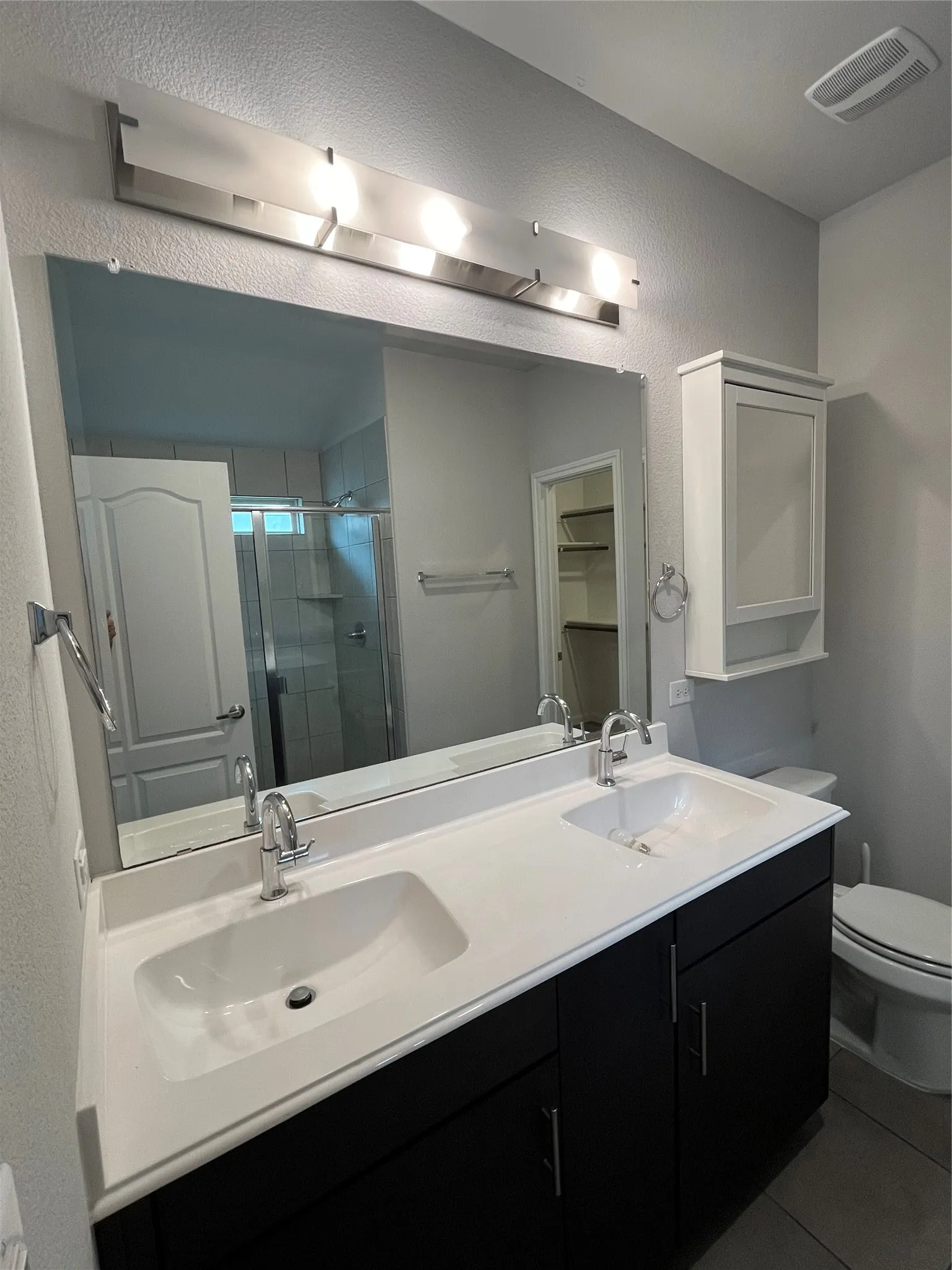PRIMARY  BATHROOM