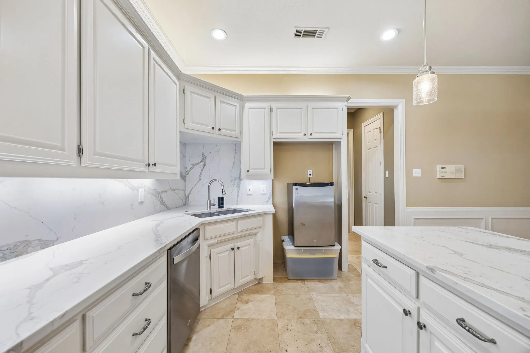 Single Family Residence For Sale in Collin County , 6825 Oak Park Lane, Plano, Texas 75023, 4 Bedroom, 3 Bathroom, 3 Garage spaces, 3,034 Sqft, built in 1995, mls#21335258, Real Estate Agent in Plano, Homes For Sale in Collin county, Homes For Sale in Plano, Realtor in Plano Texas, Real Estate Brokerage Independent Realty Texas, Luminita Cordes Realtor