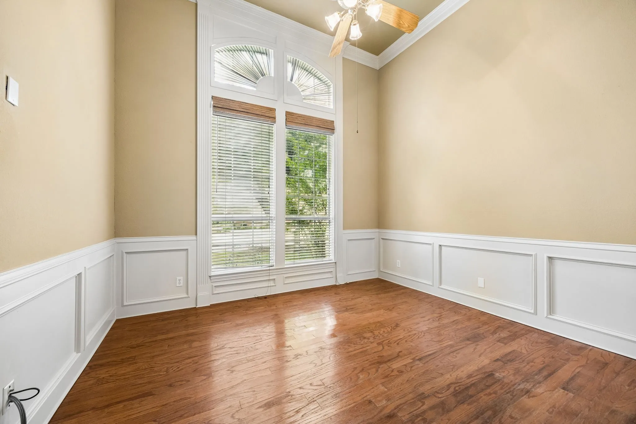 Single Family Residence For Sale in Collin County , 6825 Oak Park Lane, Plano, Texas 75023, 4 Bedroom, 3 Bathroom, 3 Garage spaces, 3,034 Sqft, built in 1995, mls#21335258, Real Estate Agent in Plano, Homes For Sale in Collin county, Homes For Sale in Plano, Realtor in Plano Texas, Real Estate Brokerage Independent Realty Texas, Luminita Cordes Realtor