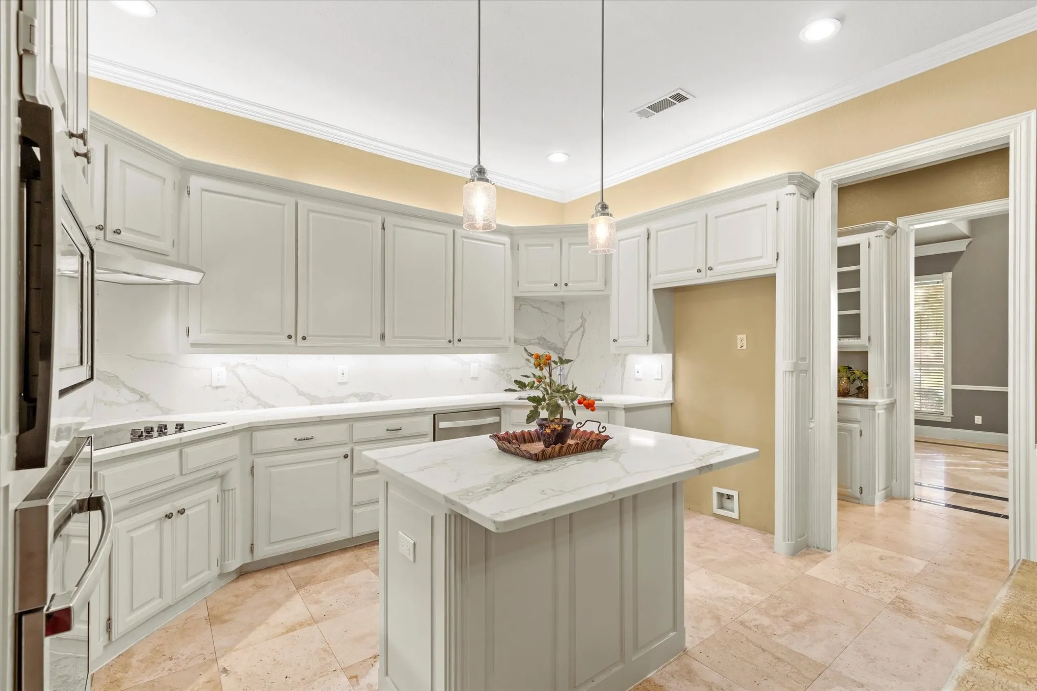 Single Family Residence For Sale in Collin County , 6825 Oak Park Lane, Plano, Texas 75023, 4 Bedroom, 3 Bathroom, 3 Garage spaces, 3,034 Sqft, built in 1995, mls#21335258, Real Estate Agent in Plano, Homes For Sale in Collin county, Homes For Sale in Plano, Realtor in Plano Texas, Real Estate Brokerage Independent Realty Texas, Luminita Cordes Realtor