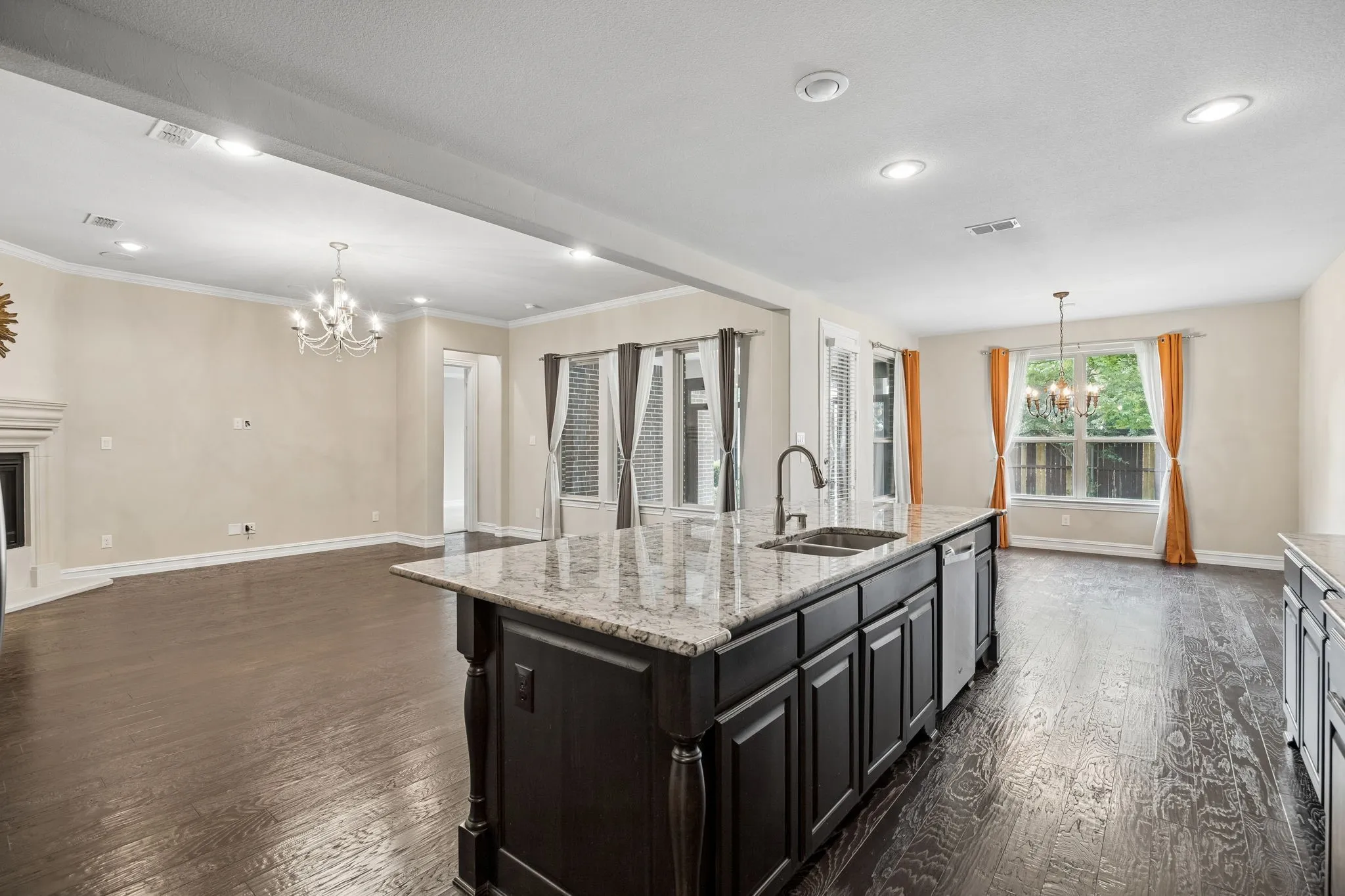 Single Family Residence For Sale in Denton County , 2762 Chatswood Drive, Trophy Club, Texas 76262, 4 Bedroom, 4 Bathroom, 3 Garage spaces, 3,947 Sqft, built in 2014, mls#21338284, Real Estate Agent in Trophy Club, Homes For Sale in Denton county, Homes For Sale in Trophy Club, Realtor in Trophy Club Texas, Real Estate Brokerage Independent Realty Texas, Luminita Cordes Realtor