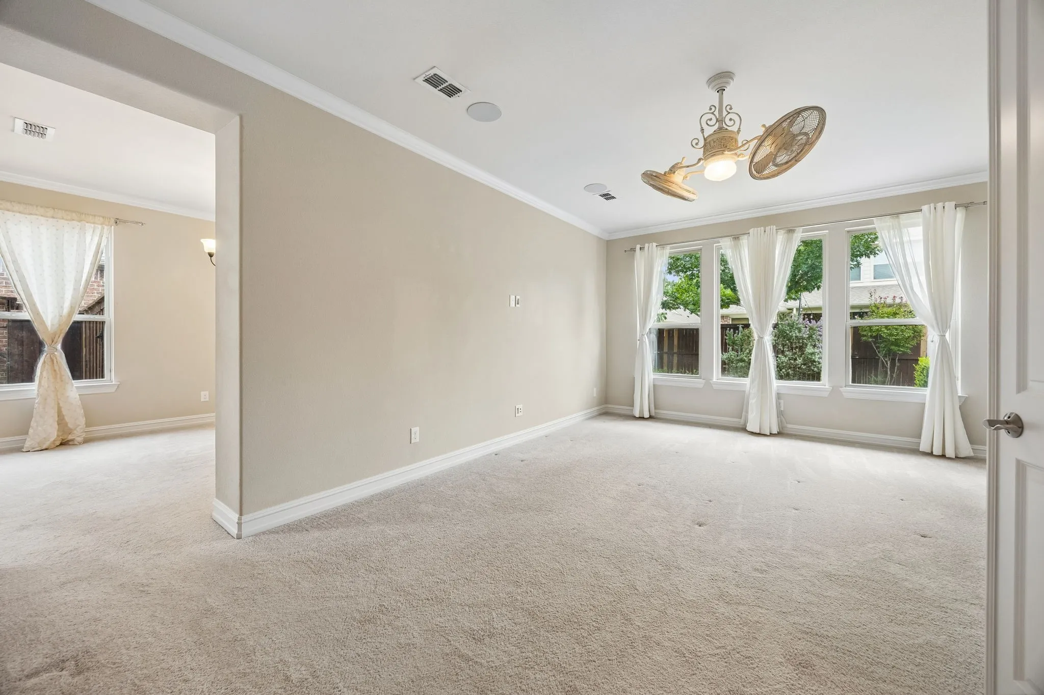 Single Family Residence For Sale in Denton County , 2762 Chatswood Drive, Trophy Club, Texas 76262, 4 Bedroom, 4 Bathroom, 3 Garage spaces, 3,947 Sqft, built in 2014, mls#21338284, Real Estate Agent in Trophy Club, Homes For Sale in Denton county, Homes For Sale in Trophy Club, Realtor in Trophy Club Texas, Real Estate Brokerage Independent Realty Texas, Luminita Cordes Realtor