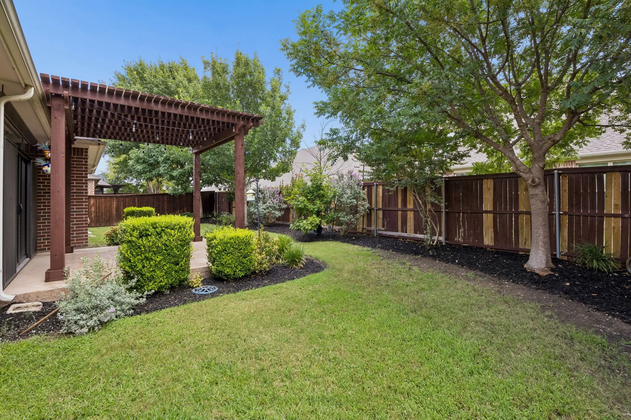 Single Family Residence For Sale in Denton County , 2762 Chatswood Drive, Trophy Club, Texas 76262, 4 Bedroom, 4 Bathroom, 3 Garage spaces, 3,947 Sqft, built in 2014, mls#21338284, Real Estate Agent in Trophy Club, Homes For Sale in Denton county, Homes For Sale in Trophy Club, Realtor in Trophy Club Texas, Real Estate Brokerage Independent Realty Texas, Luminita Cordes Realtor