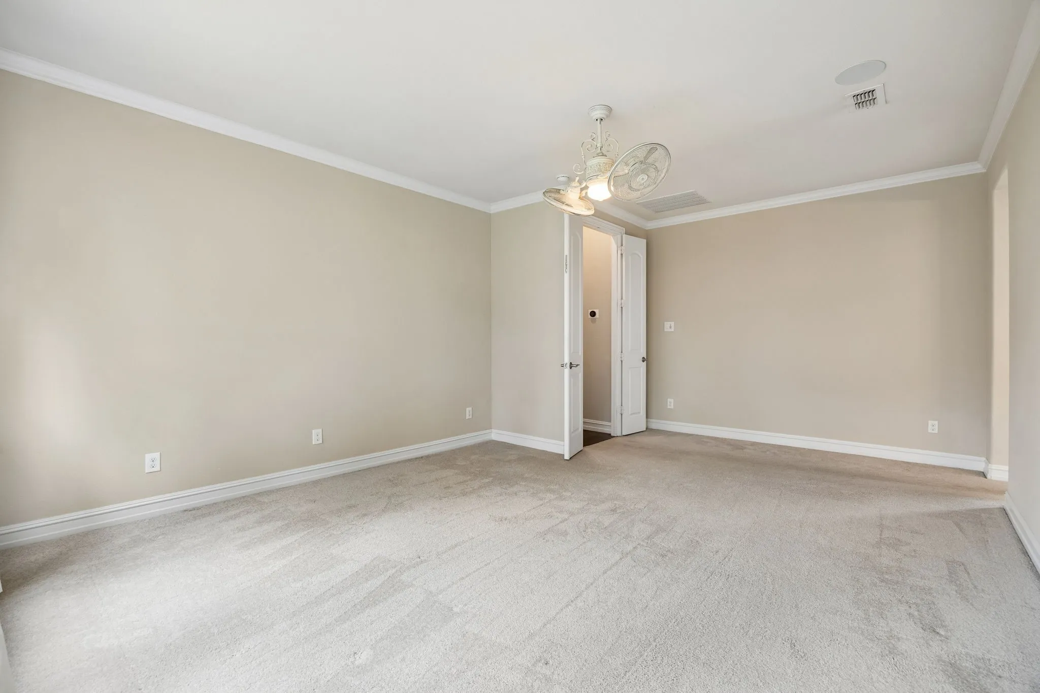 Single Family Residence For Sale in Denton County , 2762 Chatswood Drive, Trophy Club, Texas 76262, 4 Bedroom, 4 Bathroom, 3 Garage spaces, 3,947 Sqft, built in 2014, mls#21338284, Real Estate Agent in Trophy Club, Homes For Sale in Denton county, Homes For Sale in Trophy Club, Realtor in Trophy Club Texas, Real Estate Brokerage Independent Realty Texas, Luminita Cordes Realtor
