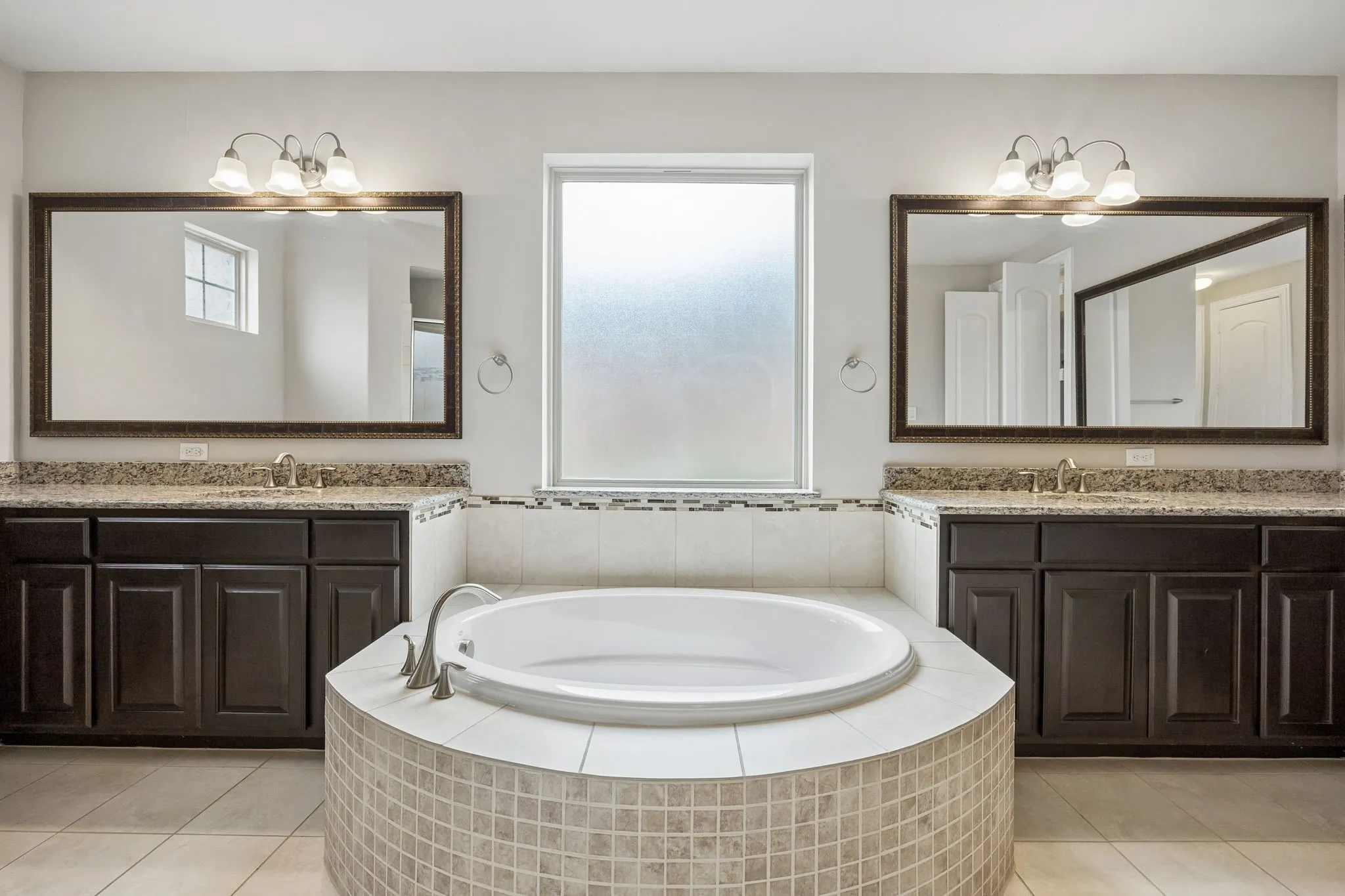 Single Family Residence For Sale in Denton County , 2762 Chatswood Drive, Trophy Club, Texas 76262, 4 Bedroom, 4 Bathroom, 3 Garage spaces, 3,947 Sqft, built in 2014, mls#21338284, Real Estate Agent in Trophy Club, Homes For Sale in Denton county, Homes For Sale in Trophy Club, Realtor in Trophy Club Texas, Real Estate Brokerage Independent Realty Texas, Luminita Cordes Realtor