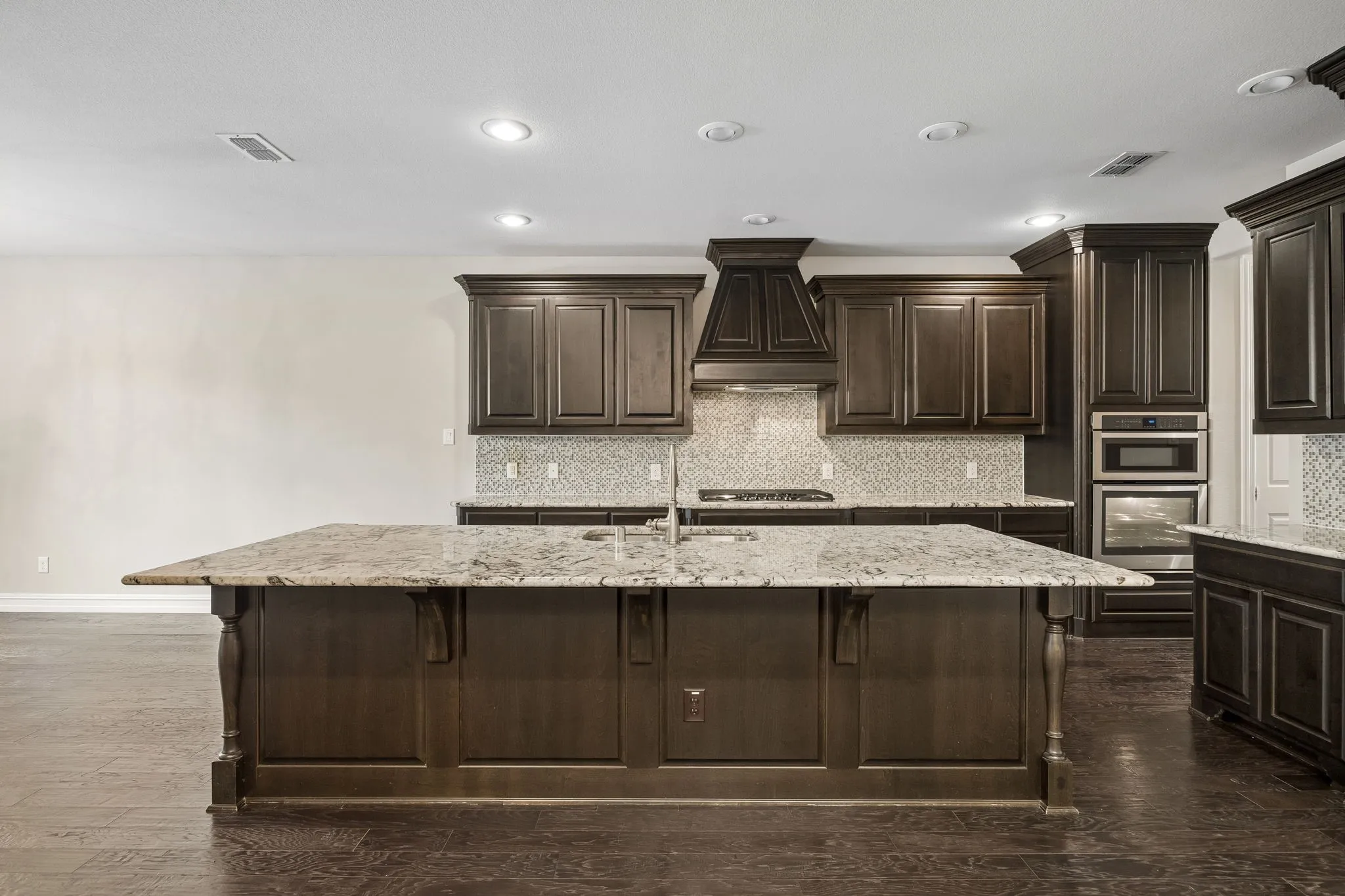 Single Family Residence For Sale in Denton County , 2762 Chatswood Drive, Trophy Club, Texas 76262, 4 Bedroom, 4 Bathroom, 3 Garage spaces, 3,947 Sqft, built in 2014, mls#21338284, Real Estate Agent in Trophy Club, Homes For Sale in Denton county, Homes For Sale in Trophy Club, Realtor in Trophy Club Texas, Real Estate Brokerage Independent Realty Texas, Luminita Cordes Realtor