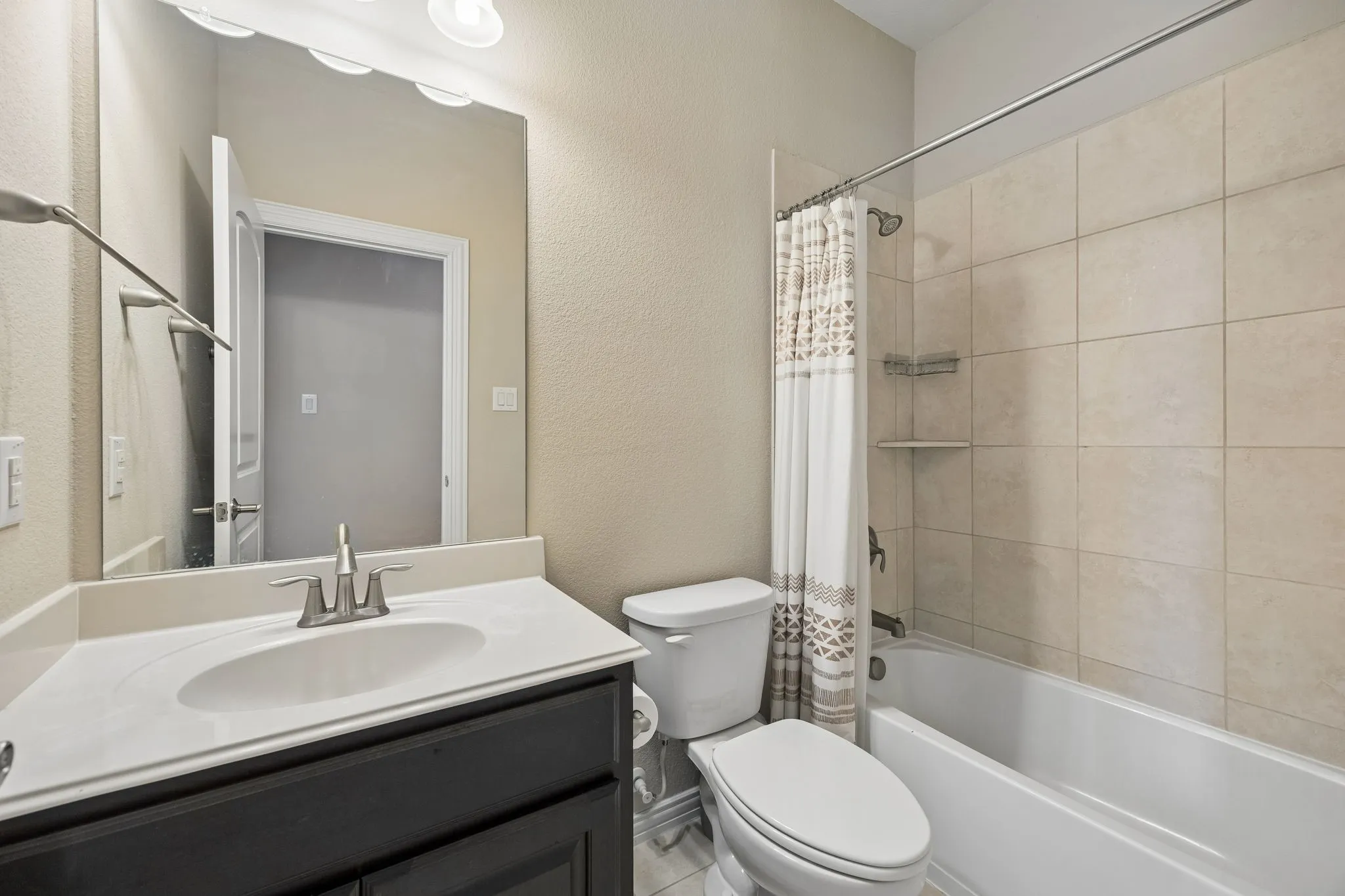 Single Family Residence For Sale in Denton County , 2762 Chatswood Drive, Trophy Club, Texas 76262, 4 Bedroom, 4 Bathroom, 3 Garage spaces, 3,947 Sqft, built in 2014, mls#21338284, Real Estate Agent in Trophy Club, Homes For Sale in Denton county, Homes For Sale in Trophy Club, Realtor in Trophy Club Texas, Real Estate Brokerage Independent Realty Texas, Luminita Cordes Realtor