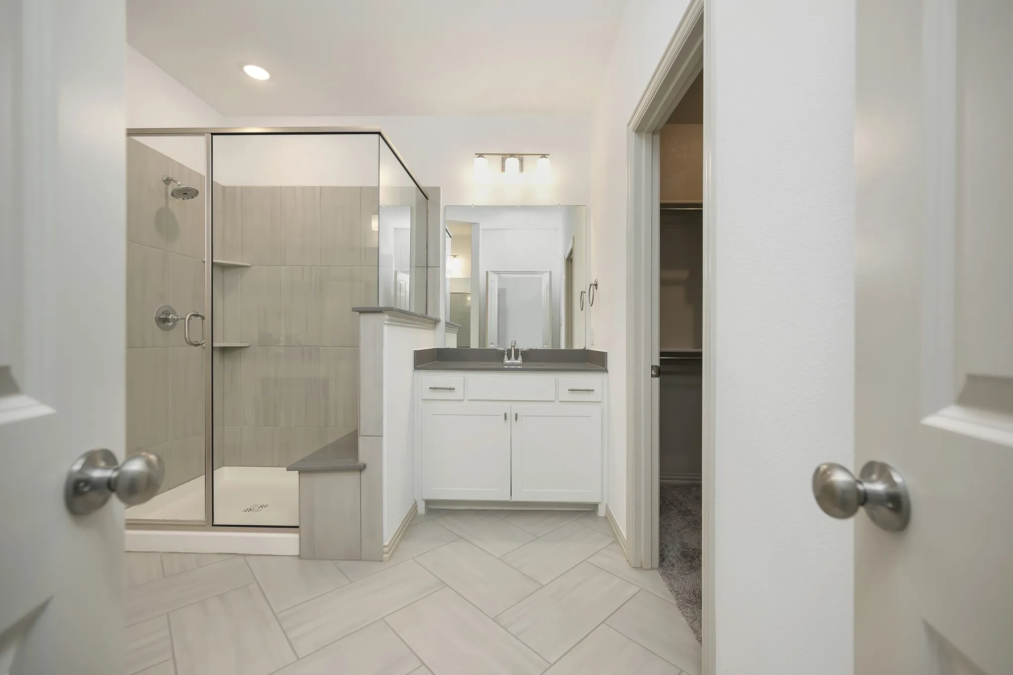 Townhouse For Sale in Denton County , 425 Parkside Drive, Argyle, Texas 76226, 3 Bedroom, 3 Bathroom, 2 Garage spaces, 2,004 Sqft, built in 2023, mls#21337648, Real Estate Agent in Argyle, Homes For Sale in Denton county, Homes For Sale in Argyle, Realtor in Argyle Texas, Real Estate Brokerage Independent Realty Texas, Luminita Cordes Realtor