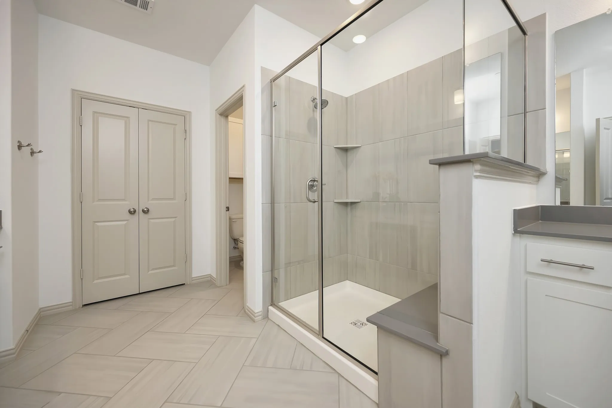 Townhouse For Sale in Denton County , 425 Parkside Drive, Argyle, Texas 76226, 3 Bedroom, 3 Bathroom, 2 Garage spaces, 2,004 Sqft, built in 2023, mls#21337648, Real Estate Agent in Argyle, Homes For Sale in Denton county, Homes For Sale in Argyle, Realtor in Argyle Texas, Real Estate Brokerage Independent Realty Texas, Luminita Cordes Realtor