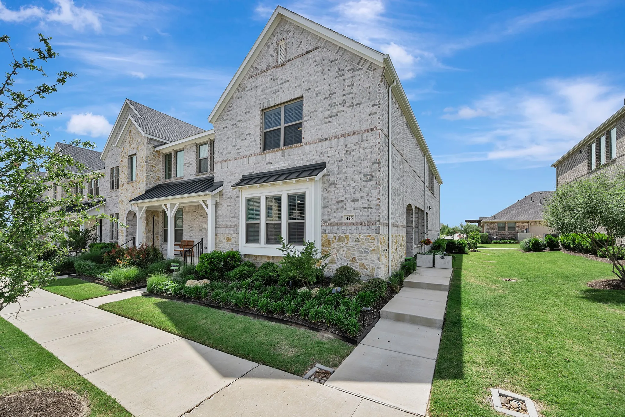 Townhouse For Sale in Denton County , 425 Parkside Drive, Argyle, Texas 76226, 3 Bedroom, 3 Bathroom, 2 Garage spaces, 2,004 Sqft, built in 2023, mls#21337648, Real Estate Agent in Argyle, Homes For Sale in Denton county, Homes For Sale in Argyle, Realtor in Argyle Texas, Real Estate Brokerage Independent Realty Texas, Luminita Cordes Realtor