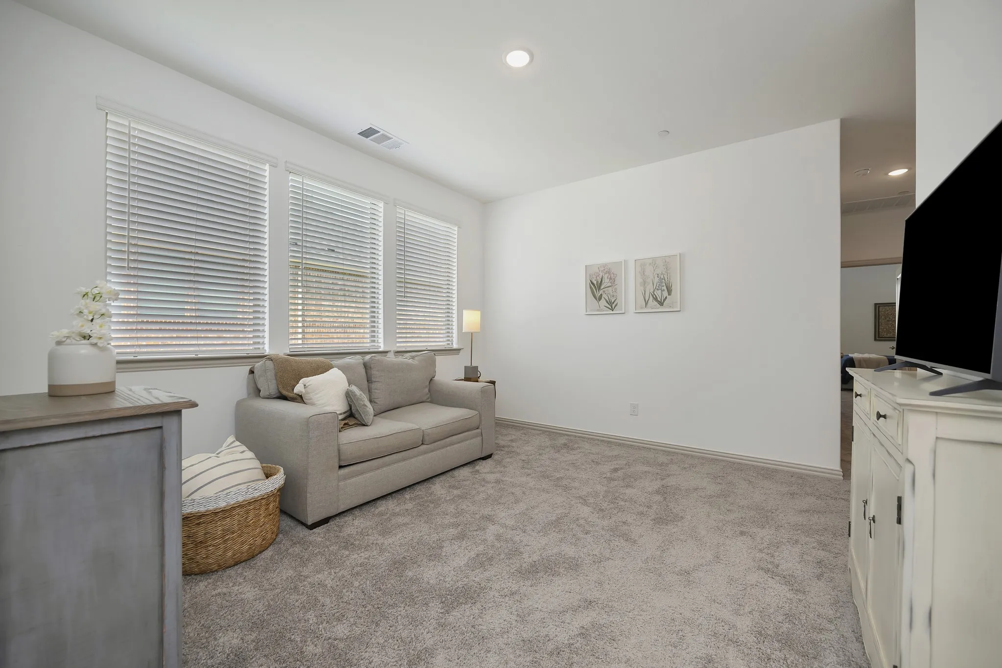 Townhouse For Sale in Denton County , 425 Parkside Drive, Argyle, Texas 76226, 3 Bedroom, 3 Bathroom, 2 Garage spaces, 2,004 Sqft, built in 2023, mls#21337648, Real Estate Agent in Argyle, Homes For Sale in Denton county, Homes For Sale in Argyle, Realtor in Argyle Texas, Real Estate Brokerage Independent Realty Texas, Luminita Cordes Realtor