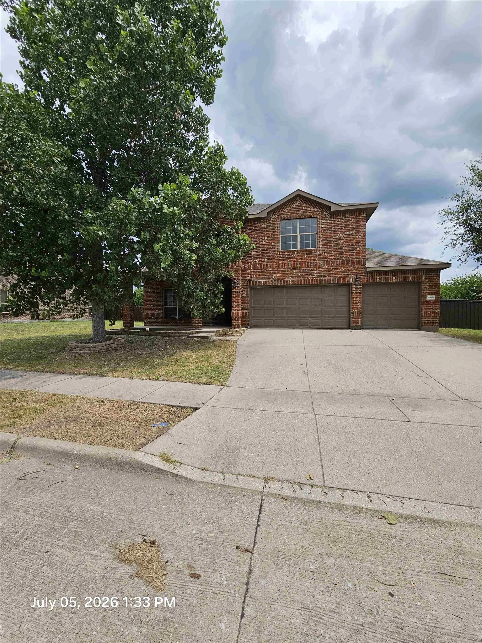 Single Family Residence For Sale in Collin County , 200 Burnett Drive, Lavon, Texas 75166, 4 Bedroom, 3 Bathroom, 2 Garage spaces, 2,922 Sqft, built in 2011, mls#21338290, Real Estate Agent in Lavon, Homes For Sale in Collin county, Homes For Sale in Lavon, Realtor in Lavon Texas, Real Estate Brokerage Independent Realty Texas, Luminita Cordes Realtor