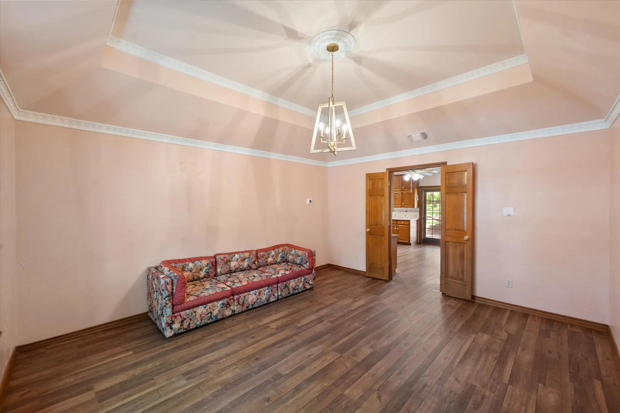 Single Family Residence For Sale in Tarrant County , 2520 Norwood Drive, Hurst, Texas 76054, 4 Bedroom, 5 Bathroom, 3 Garage spaces, 4,242 Sqft, built in 1980, mls#21338177, Real Estate Agent in Hurst, Homes For Sale in Tarrant county, Homes For Sale in Hurst, Realtor in Hurst Texas, Real Estate Brokerage Independent Realty Texas, Luminita Cordes Realtor