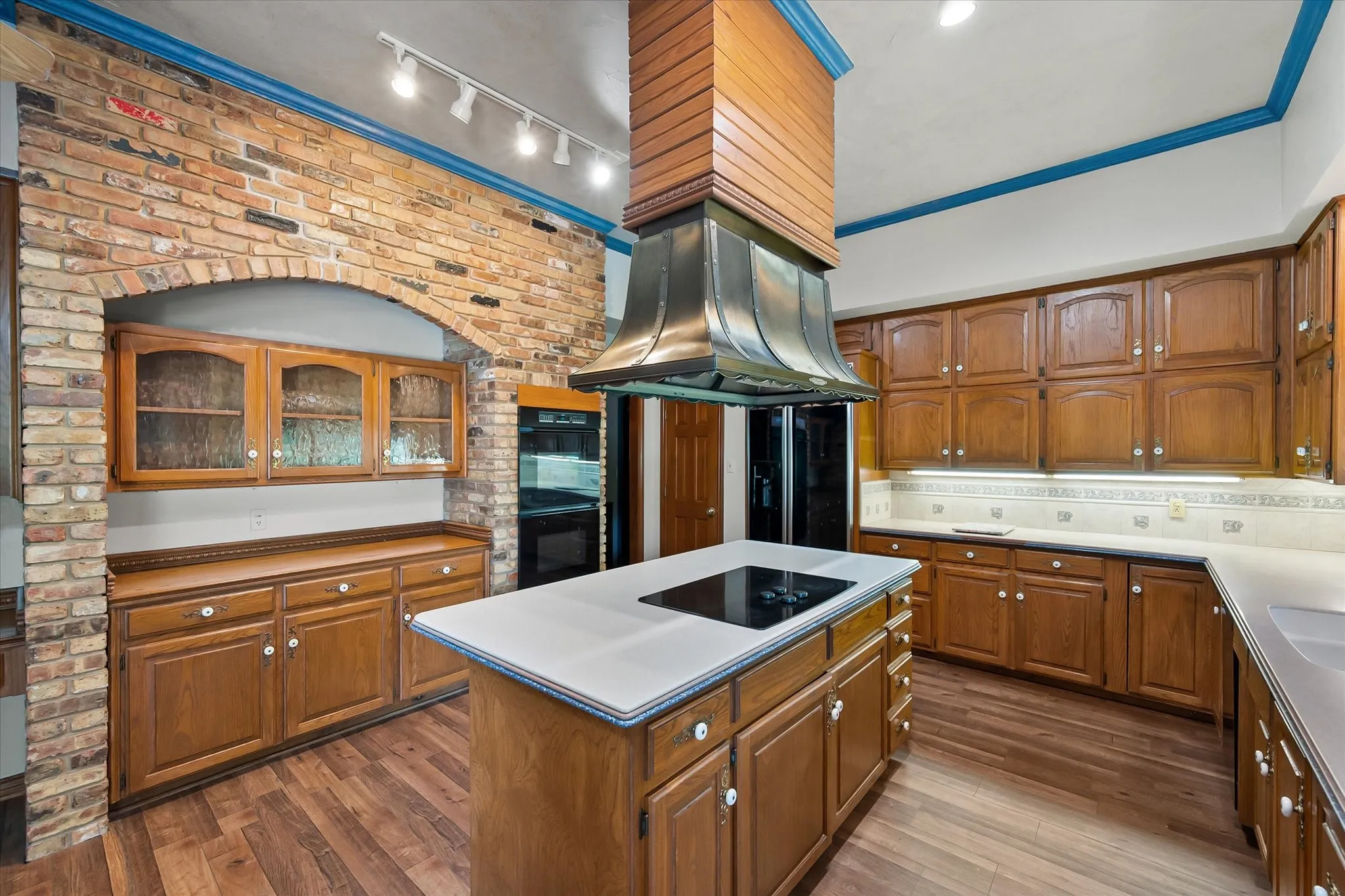 Single Family Residence For Sale in Tarrant County , 2520 Norwood Drive, Hurst, Texas 76054, 4 Bedroom, 5 Bathroom, 3 Garage spaces, 4,242 Sqft, built in 1980, mls#21338177, Real Estate Agent in Hurst, Homes For Sale in Tarrant county, Homes For Sale in Hurst, Realtor in Hurst Texas, Real Estate Brokerage Independent Realty Texas, Luminita Cordes Realtor