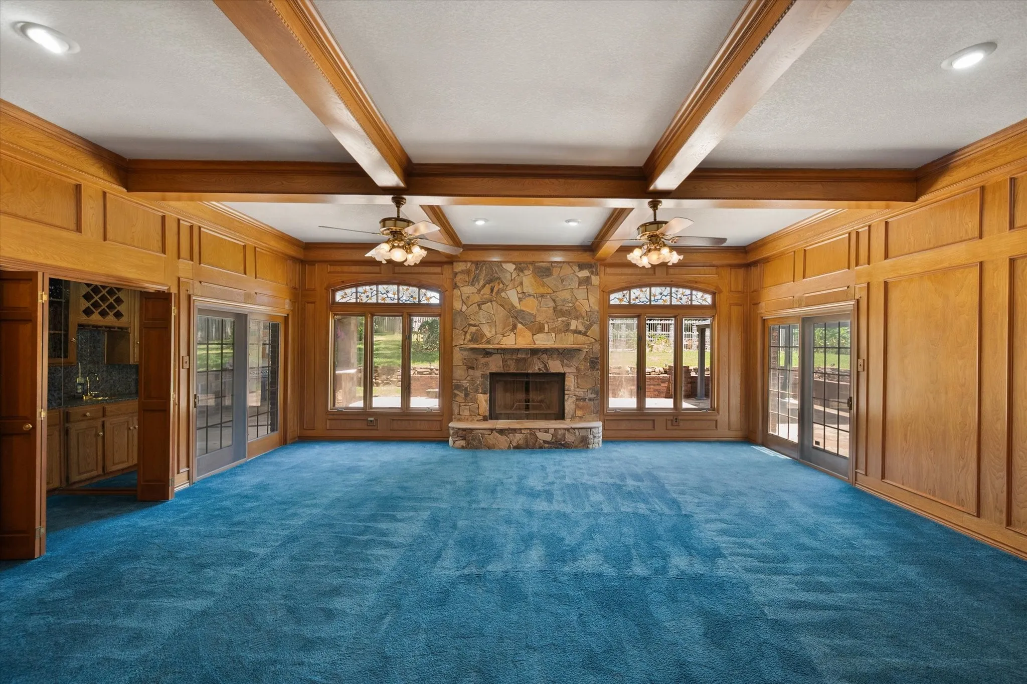 Single Family Residence For Sale in Tarrant County , 2520 Norwood Drive, Hurst, Texas 76054, 4 Bedroom, 5 Bathroom, 3 Garage spaces, 4,242 Sqft, built in 1980, mls#21338177, Real Estate Agent in Hurst, Homes For Sale in Tarrant county, Homes For Sale in Hurst, Realtor in Hurst Texas, Real Estate Brokerage Independent Realty Texas, Luminita Cordes Realtor
