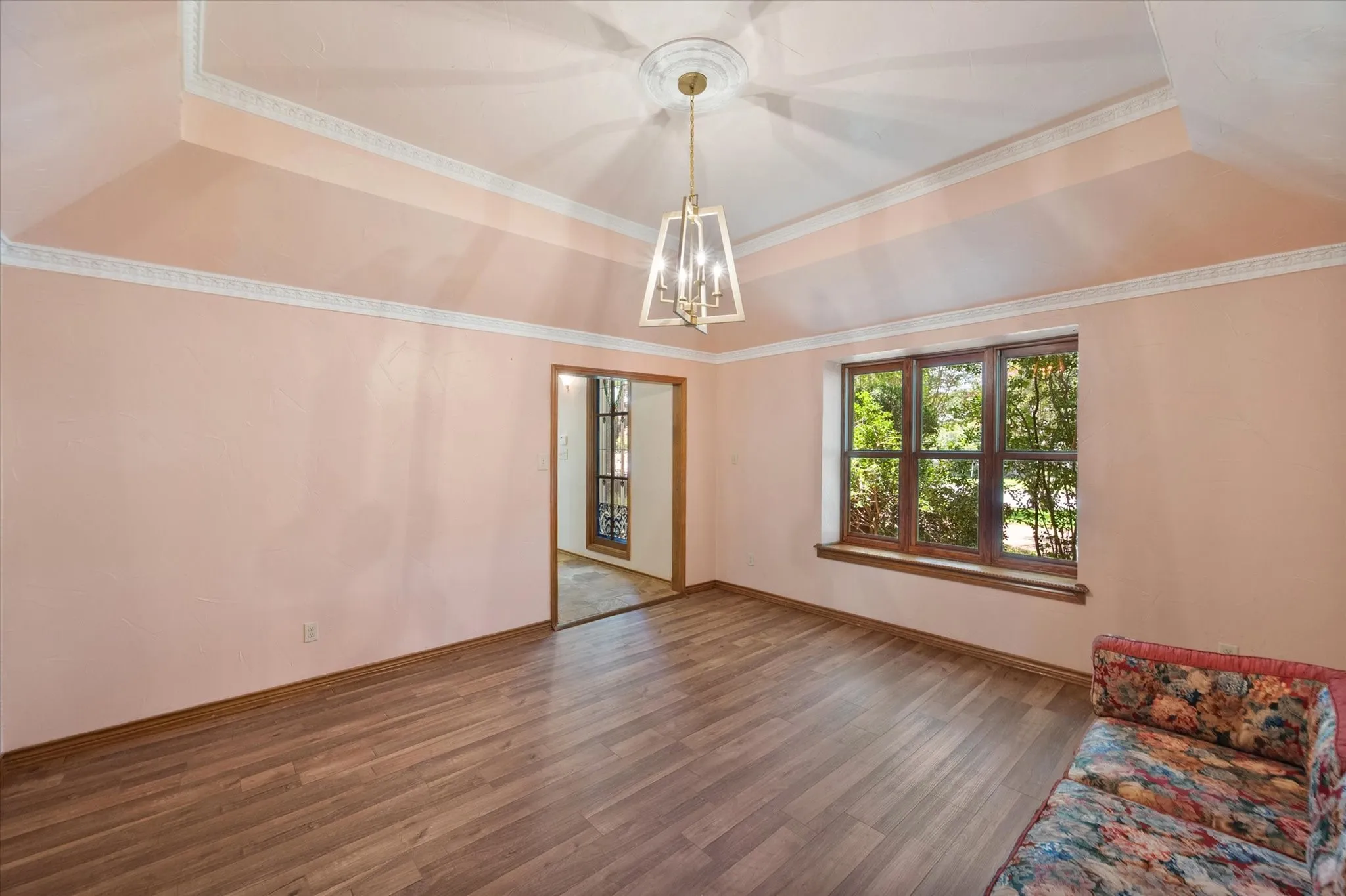 Single Family Residence For Sale in Tarrant County , 2520 Norwood Drive, Hurst, Texas 76054, 4 Bedroom, 5 Bathroom, 3 Garage spaces, 4,242 Sqft, built in 1980, mls#21338177, Real Estate Agent in Hurst, Homes For Sale in Tarrant county, Homes For Sale in Hurst, Realtor in Hurst Texas, Real Estate Brokerage Independent Realty Texas, Luminita Cordes Realtor
