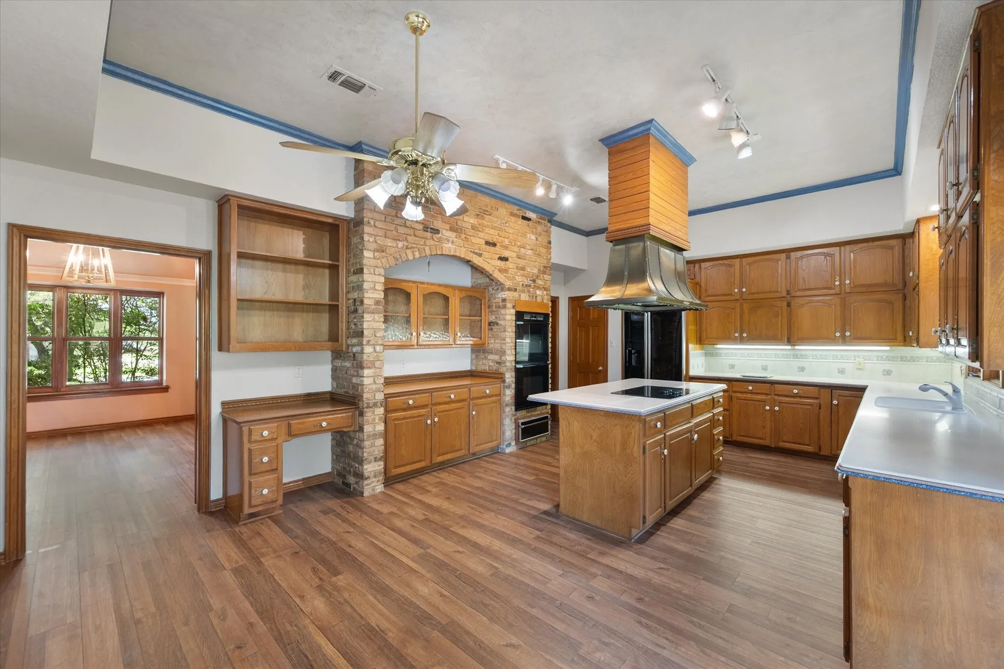 Single Family Residence For Sale in Tarrant County , 2520 Norwood Drive, Hurst, Texas 76054, 4 Bedroom, 5 Bathroom, 3 Garage spaces, 4,242 Sqft, built in 1980, mls#21338177, Real Estate Agent in Hurst, Homes For Sale in Tarrant county, Homes For Sale in Hurst, Realtor in Hurst Texas, Real Estate Brokerage Independent Realty Texas, Luminita Cordes Realtor