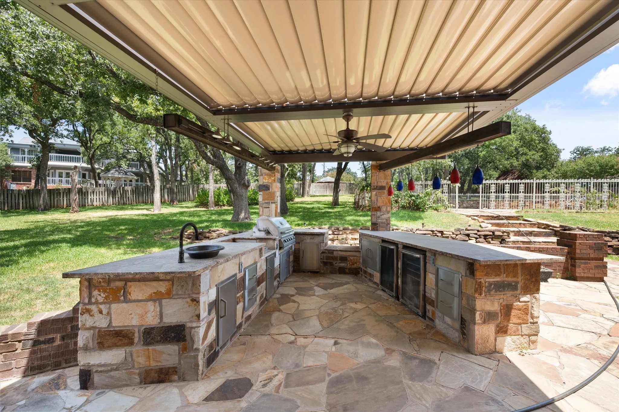 Single Family Residence For Sale in Tarrant County , 2520 Norwood Drive, Hurst, Texas 76054, 4 Bedroom, 5 Bathroom, 3 Garage spaces, 4,242 Sqft, built in 1980, mls#21338177, Real Estate Agent in Hurst, Homes For Sale in Tarrant county, Homes For Sale in Hurst, Realtor in Hurst Texas, Real Estate Brokerage Independent Realty Texas, Luminita Cordes Realtor