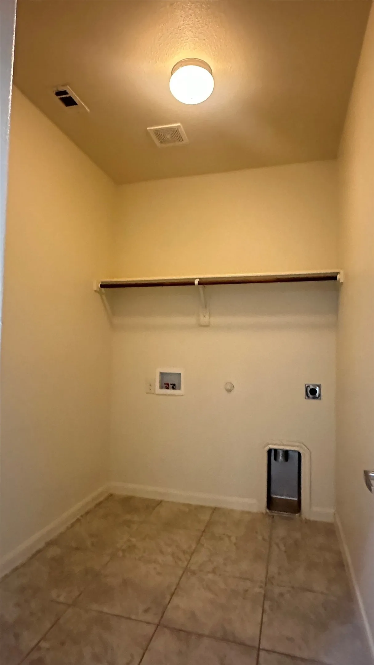 Single Family Residence For Rent in Collin County , 1128 foxtail Drive, Anna, Texas 75409, 3 Bedroom, 3 Bathroom, 2 Garage spaces, 2,143 Sqft, built in 2016, mls#21338292, Real Estate Agent in Anna, Homes For Rent in Collin county, Homes For Rent in Anna, Realtor in Anna Texas, Real Estate Brokerage Independent Realty Texas, Luminita Cordes Realtor