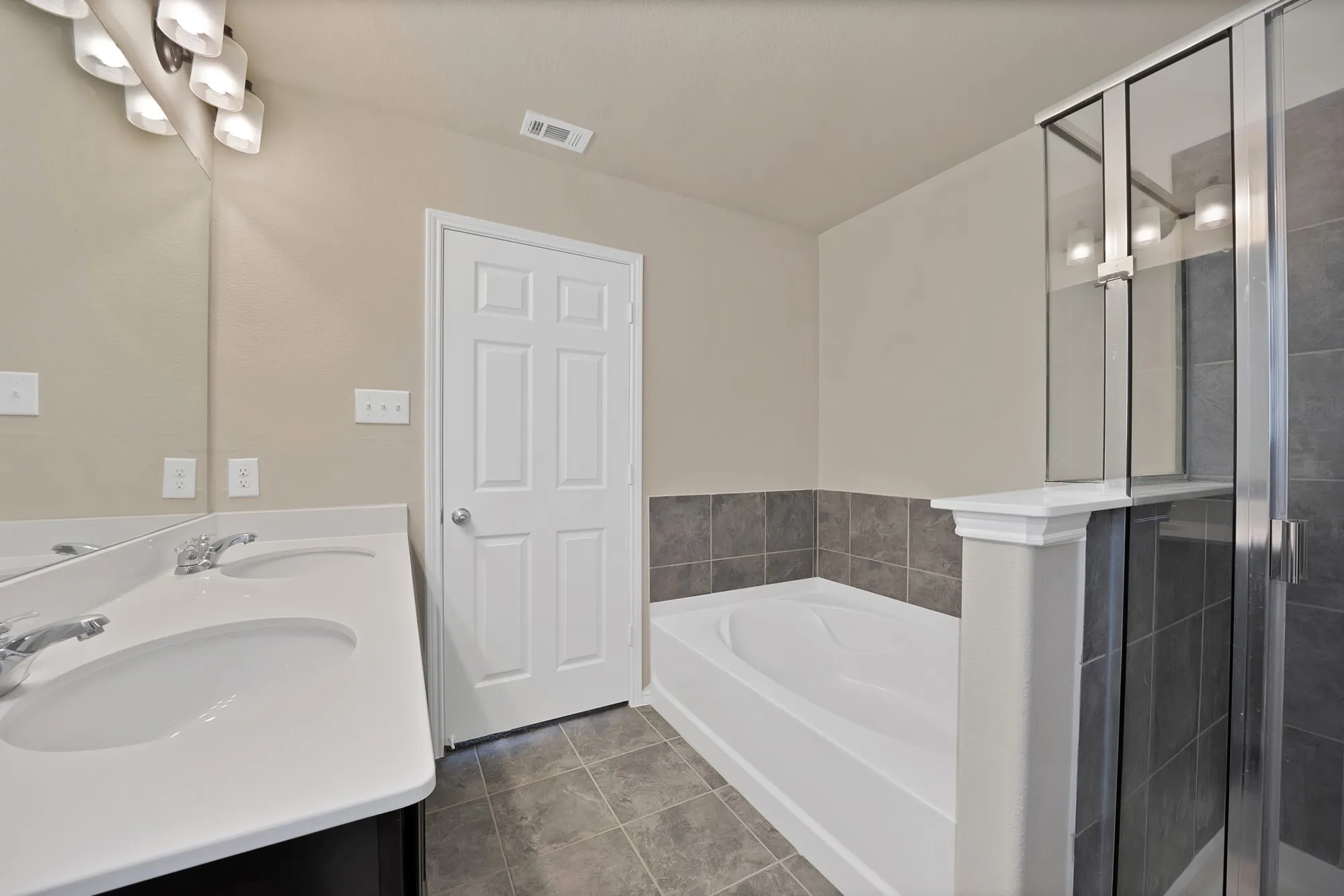 Single Family Residence For Sale in Denton County , 3004 Walker Creek Drive, Little Elm, Texas 75068, 4 Bedroom, 3 Bathroom, 2 Garage spaces, 2,810 Sqft, built in 2017, mls#21338295, Real Estate Agent in Little Elm, Homes For Sale in Denton county, Homes For Sale in Little Elm, Realtor in Little Elm Texas, Real Estate Brokerage Independent Realty Texas, Luminita Cordes Realtor