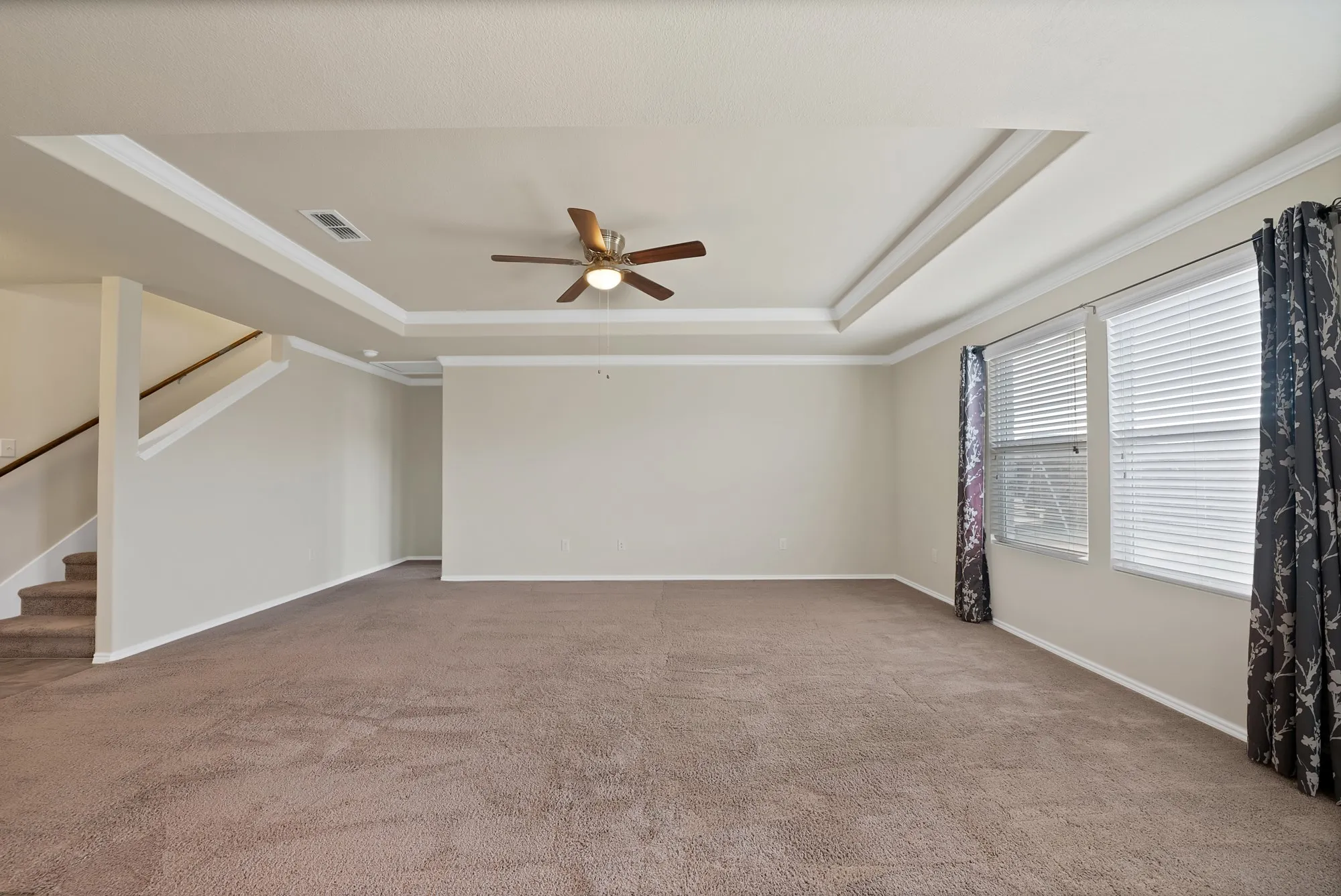 Single Family Residence For Sale in Denton County , 3004 Walker Creek Drive, Little Elm, Texas 75068, 4 Bedroom, 3 Bathroom, 2 Garage spaces, 2,810 Sqft, built in 2017, mls#21338295, Real Estate Agent in Little Elm, Homes For Sale in Denton county, Homes For Sale in Little Elm, Realtor in Little Elm Texas, Real Estate Brokerage Independent Realty Texas, Luminita Cordes Realtor