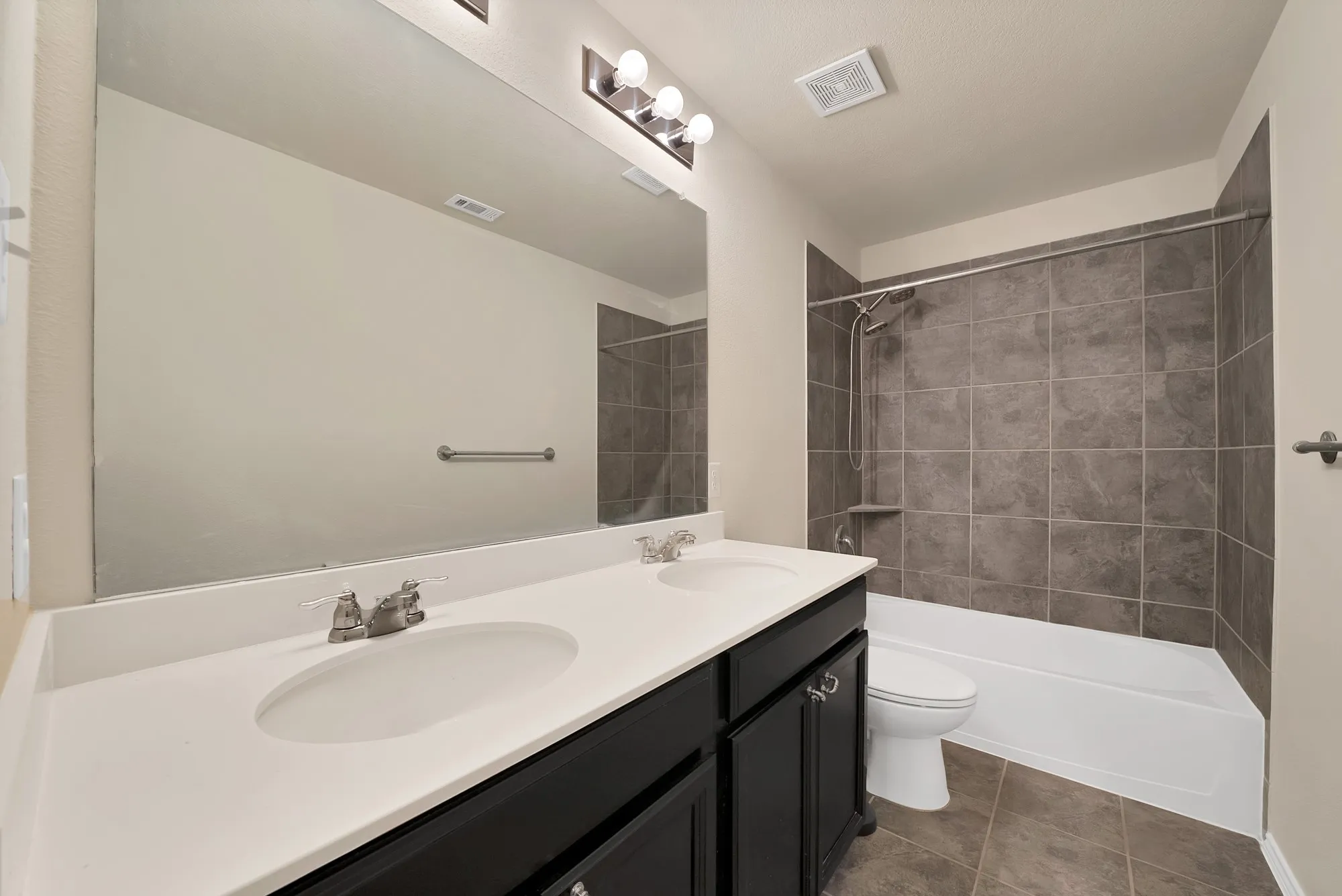 Single Family Residence For Sale in Denton County , 3004 Walker Creek Drive, Little Elm, Texas 75068, 4 Bedroom, 3 Bathroom, 2 Garage spaces, 2,810 Sqft, built in 2017, mls#21338295, Real Estate Agent in Little Elm, Homes For Sale in Denton county, Homes For Sale in Little Elm, Realtor in Little Elm Texas, Real Estate Brokerage Independent Realty Texas, Luminita Cordes Realtor