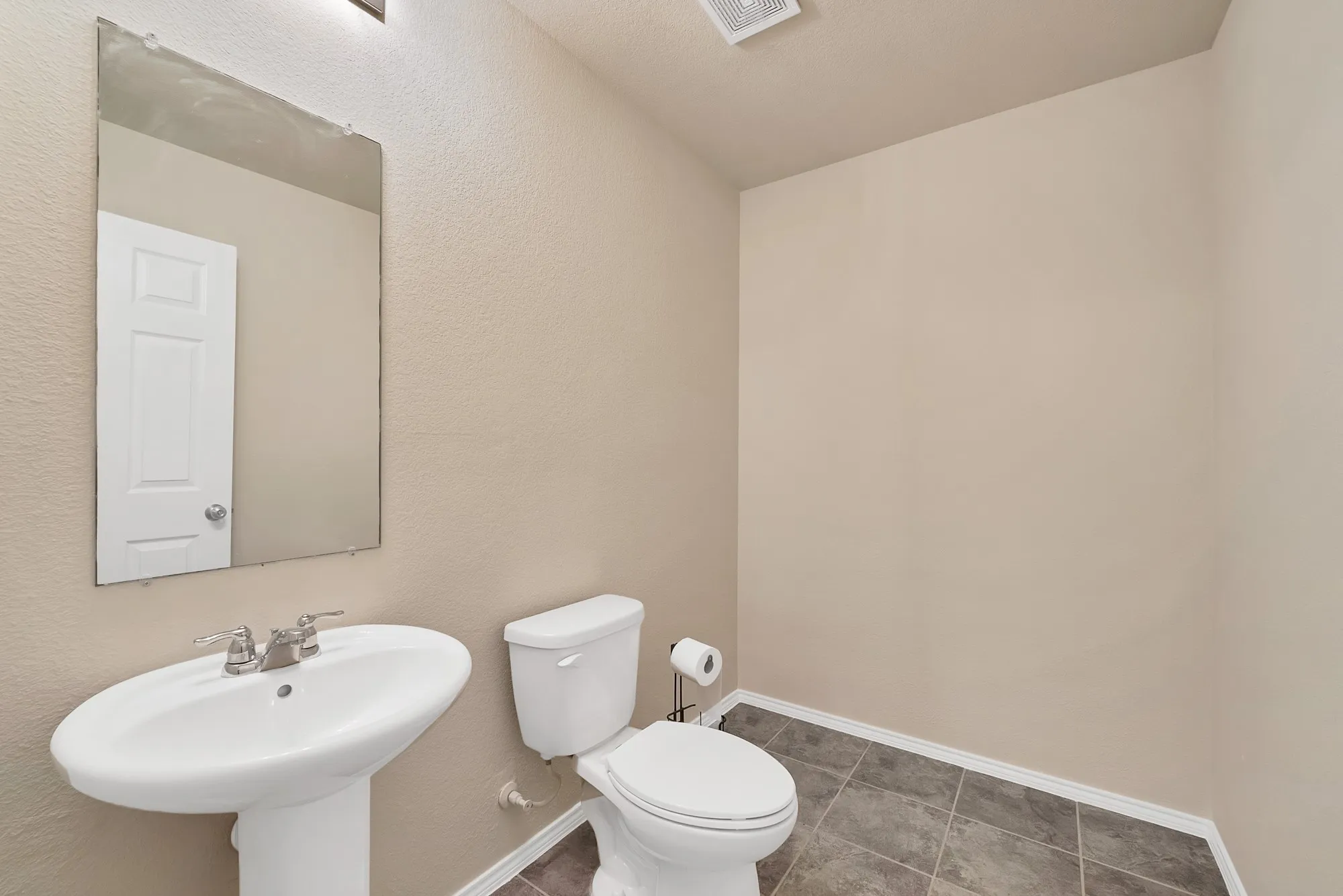 Single Family Residence For Sale in Denton County , 3004 Walker Creek Drive, Little Elm, Texas 75068, 4 Bedroom, 3 Bathroom, 2 Garage spaces, 2,810 Sqft, built in 2017, mls#21338295, Real Estate Agent in Little Elm, Homes For Sale in Denton county, Homes For Sale in Little Elm, Realtor in Little Elm Texas, Real Estate Brokerage Independent Realty Texas, Luminita Cordes Realtor