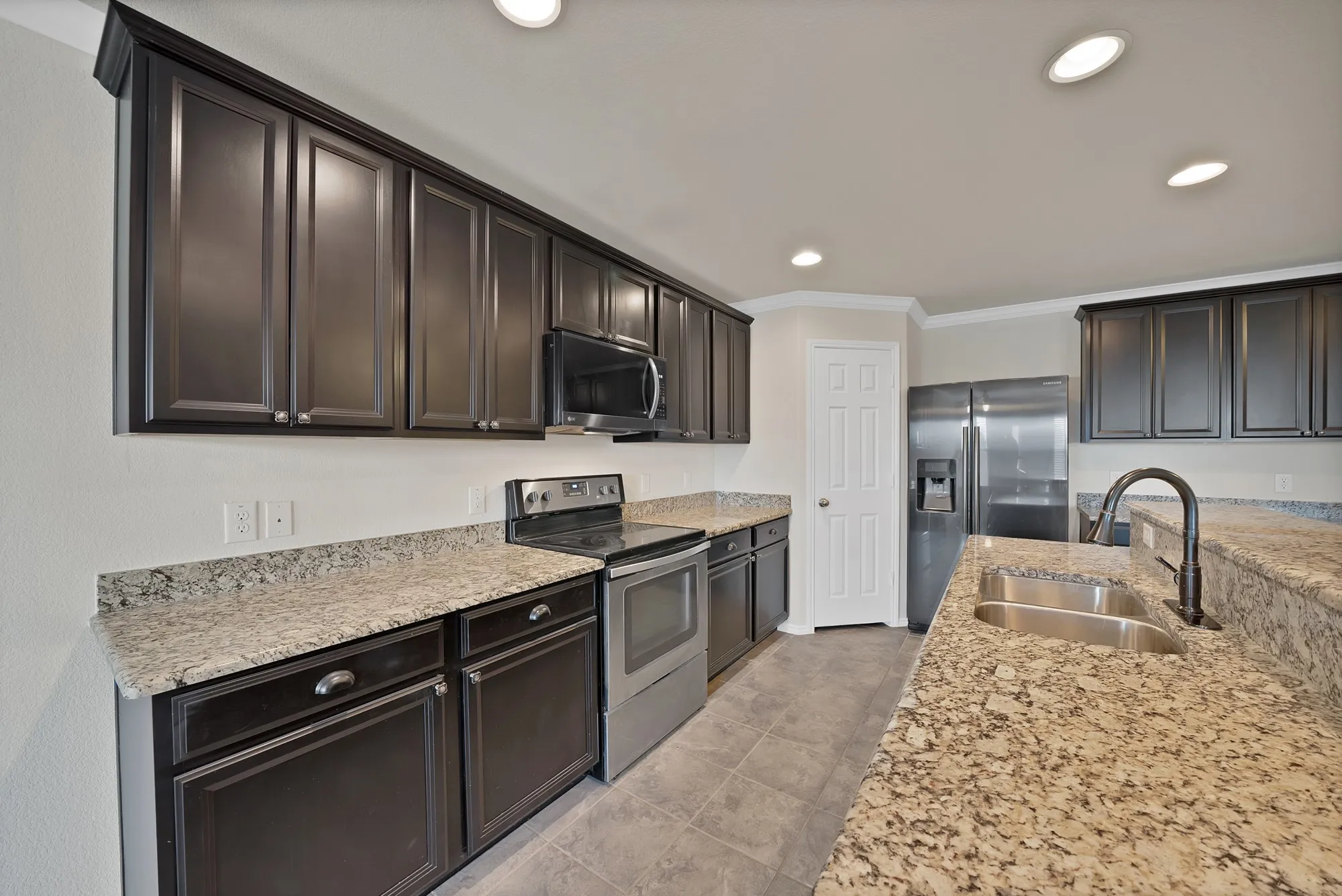 Single Family Residence For Sale in Denton County , 3004 Walker Creek Drive, Little Elm, Texas 75068, 4 Bedroom, 3 Bathroom, 2 Garage spaces, 2,810 Sqft, built in 2017, mls#21338295, Real Estate Agent in Little Elm, Homes For Sale in Denton county, Homes For Sale in Little Elm, Realtor in Little Elm Texas, Real Estate Brokerage Independent Realty Texas, Luminita Cordes Realtor