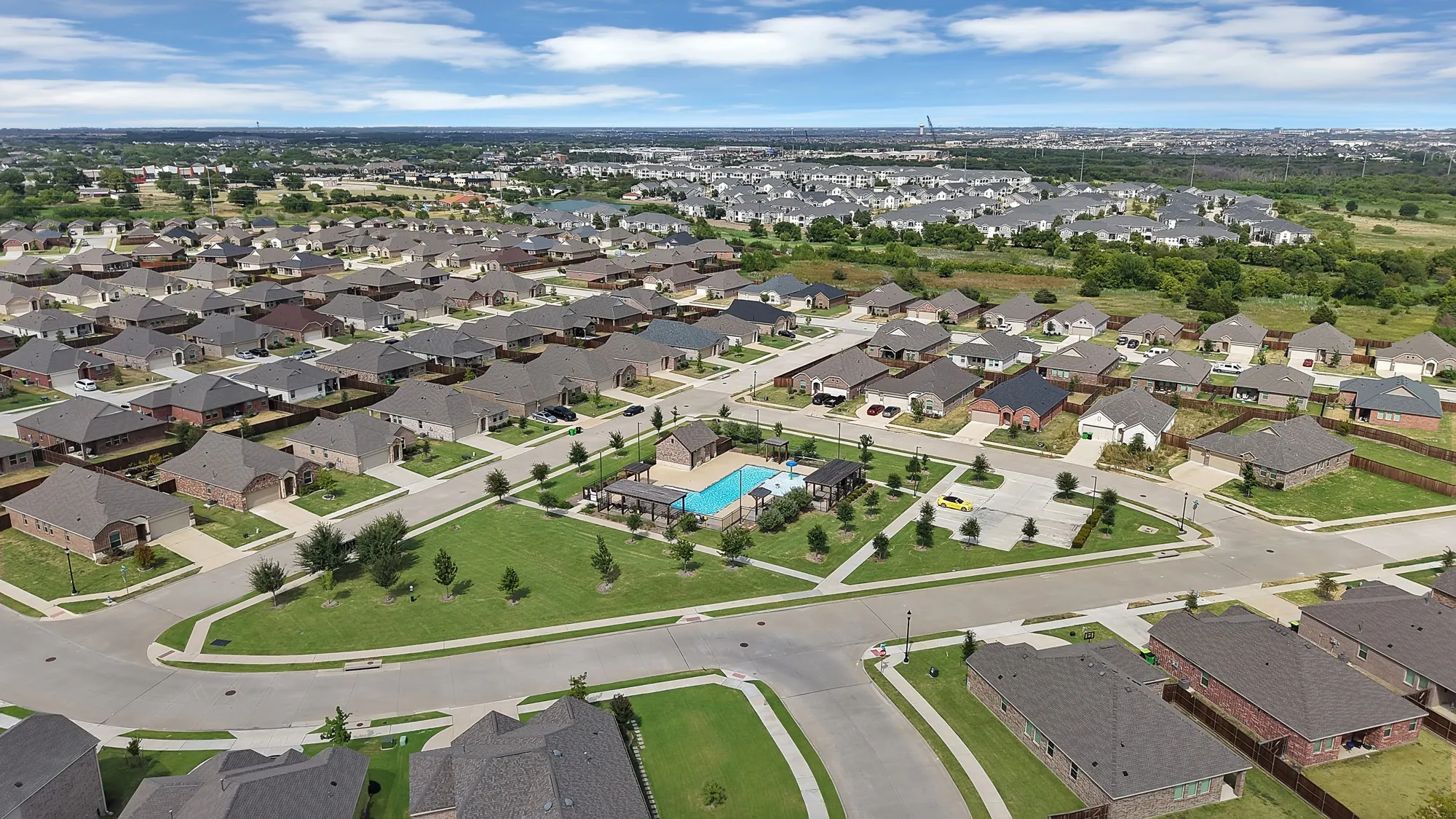 Single Family Residence For Sale in Denton County , 3004 Walker Creek Drive, Little Elm, Texas 75068, 4 Bedroom, 3 Bathroom, 2 Garage spaces, 2,810 Sqft, built in 2017, mls#21338295, Real Estate Agent in Little Elm, Homes For Sale in Denton county, Homes For Sale in Little Elm, Realtor in Little Elm Texas, Real Estate Brokerage Independent Realty Texas, Luminita Cordes Realtor