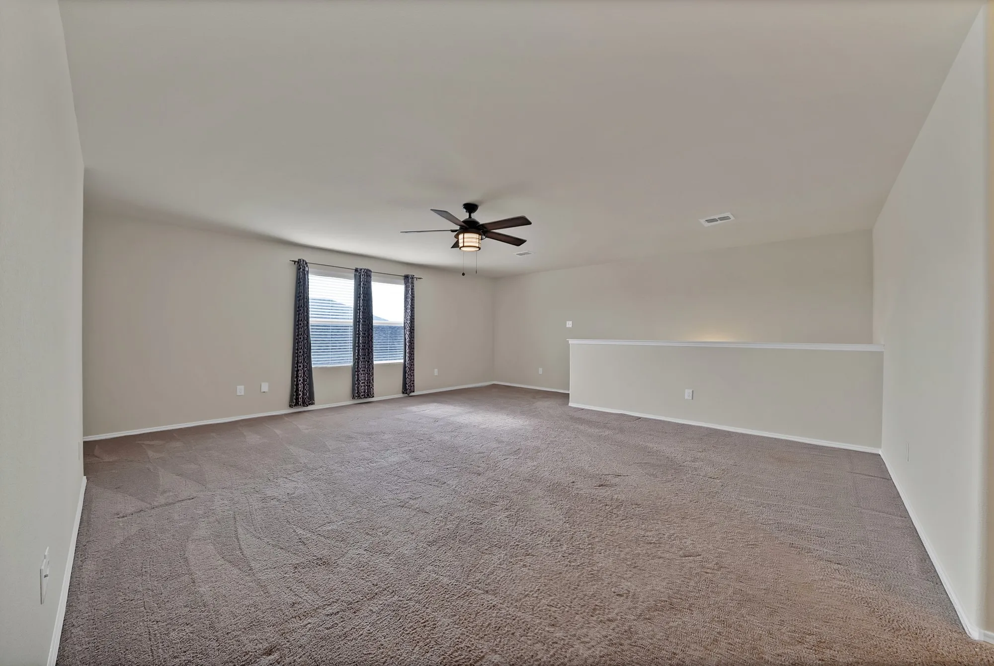 Single Family Residence For Sale in Denton County , 3004 Walker Creek Drive, Little Elm, Texas 75068, 4 Bedroom, 3 Bathroom, 2 Garage spaces, 2,810 Sqft, built in 2017, mls#21338295, Real Estate Agent in Little Elm, Homes For Sale in Denton county, Homes For Sale in Little Elm, Realtor in Little Elm Texas, Real Estate Brokerage Independent Realty Texas, Luminita Cordes Realtor