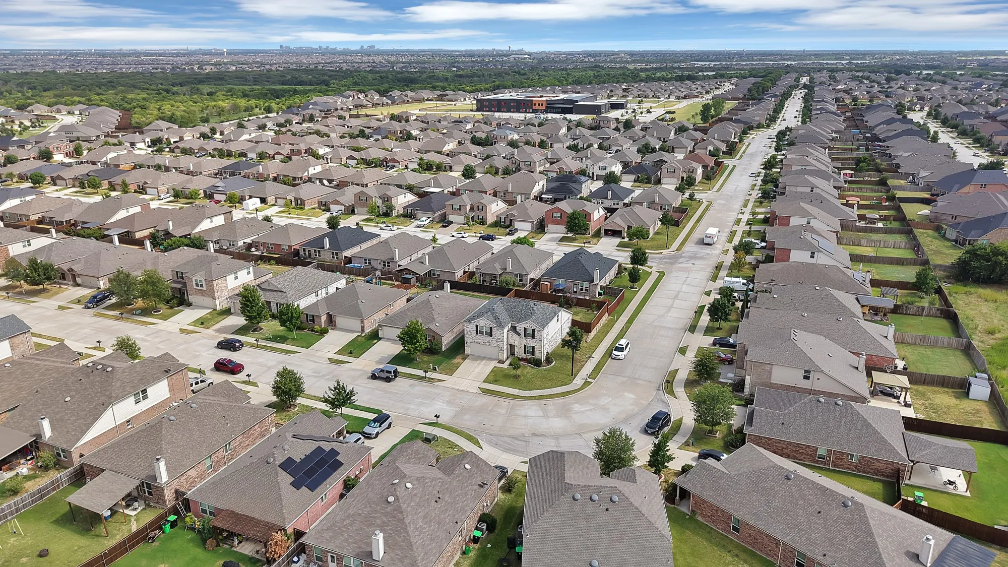 Single Family Residence For Sale in Denton County , 3004 Walker Creek Drive, Little Elm, Texas 75068, 4 Bedroom, 3 Bathroom, 2 Garage spaces, 2,810 Sqft, built in 2017, mls#21338295, Real Estate Agent in Little Elm, Homes For Sale in Denton county, Homes For Sale in Little Elm, Realtor in Little Elm Texas, Real Estate Brokerage Independent Realty Texas, Luminita Cordes Realtor