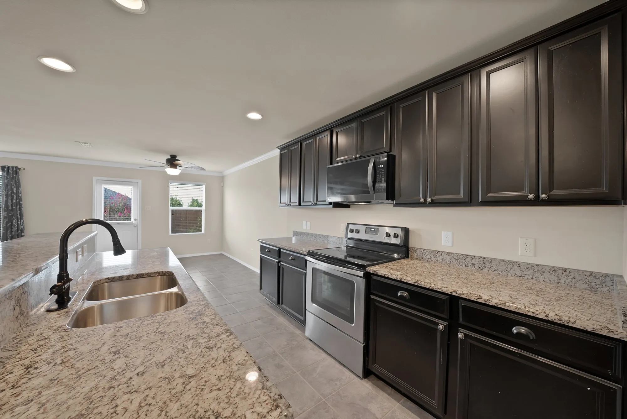 Single Family Residence For Sale in Denton County , 3004 Walker Creek Drive, Little Elm, Texas 75068, 4 Bedroom, 3 Bathroom, 2 Garage spaces, 2,810 Sqft, built in 2017, mls#21338295, Real Estate Agent in Little Elm, Homes For Sale in Denton county, Homes For Sale in Little Elm, Realtor in Little Elm Texas, Real Estate Brokerage Independent Realty Texas, Luminita Cordes Realtor