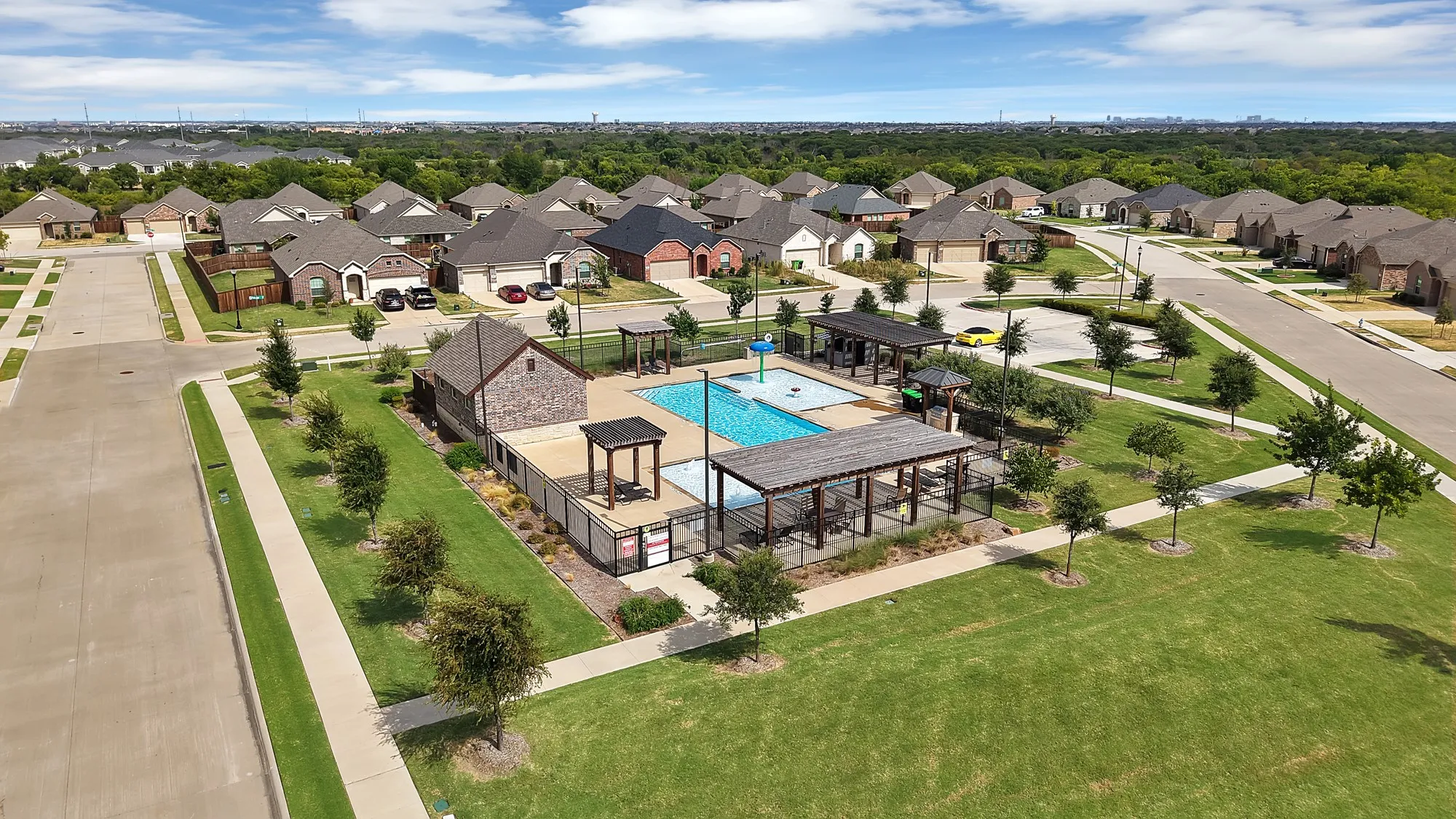Single Family Residence For Sale in Denton County , 3004 Walker Creek Drive, Little Elm, Texas 75068, 4 Bedroom, 3 Bathroom, 2 Garage spaces, 2,810 Sqft, built in 2017, mls#21338295, Real Estate Agent in Little Elm, Homes For Sale in Denton county, Homes For Sale in Little Elm, Realtor in Little Elm Texas, Real Estate Brokerage Independent Realty Texas, Luminita Cordes Realtor