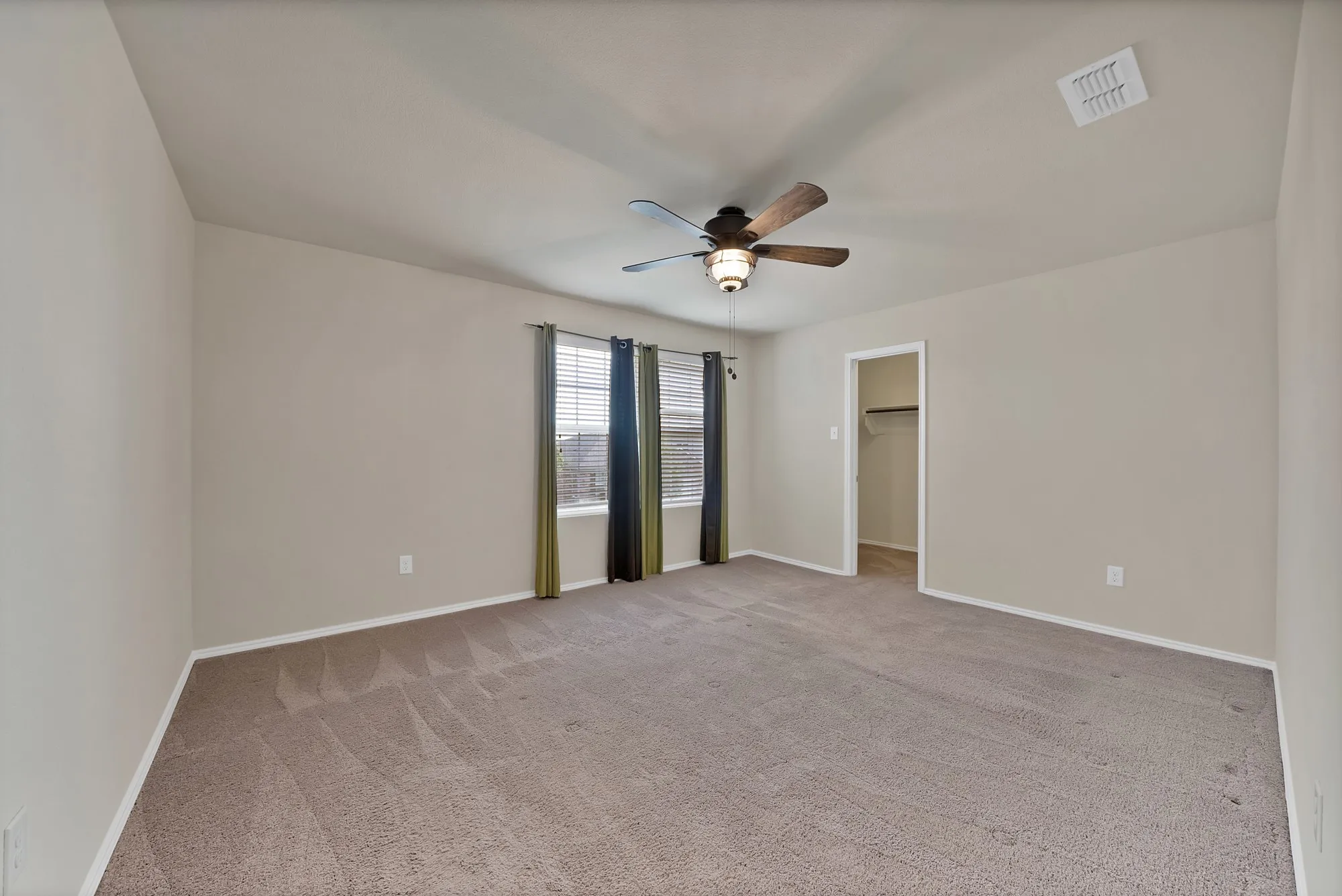 Single Family Residence For Sale in Denton County , 3004 Walker Creek Drive, Little Elm, Texas 75068, 4 Bedroom, 3 Bathroom, 2 Garage spaces, 2,810 Sqft, built in 2017, mls#21338295, Real Estate Agent in Little Elm, Homes For Sale in Denton county, Homes For Sale in Little Elm, Realtor in Little Elm Texas, Real Estate Brokerage Independent Realty Texas, Luminita Cordes Realtor