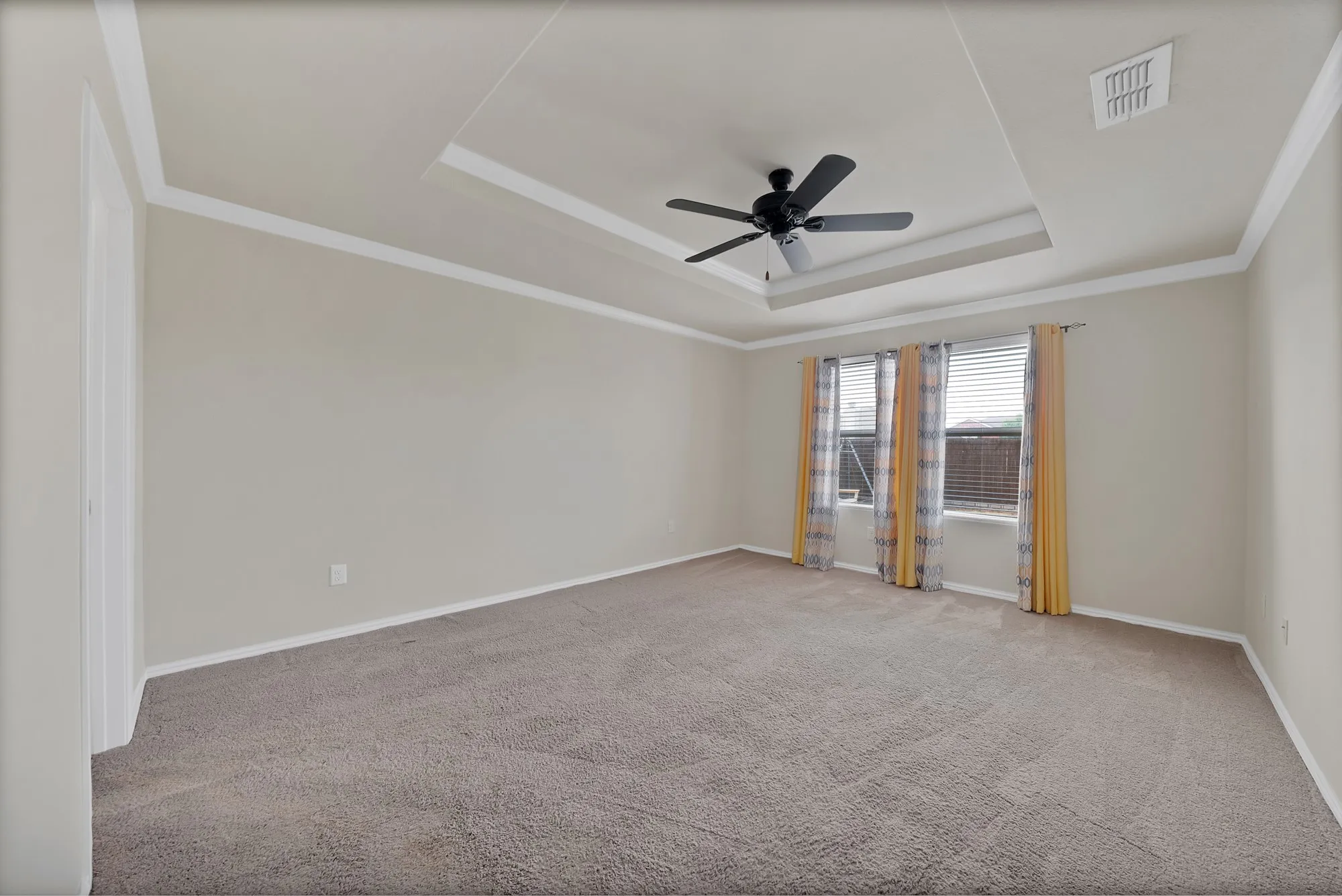 Single Family Residence For Sale in Denton County , 3004 Walker Creek Drive, Little Elm, Texas 75068, 4 Bedroom, 3 Bathroom, 2 Garage spaces, 2,810 Sqft, built in 2017, mls#21338295, Real Estate Agent in Little Elm, Homes For Sale in Denton county, Homes For Sale in Little Elm, Realtor in Little Elm Texas, Real Estate Brokerage Independent Realty Texas, Luminita Cordes Realtor