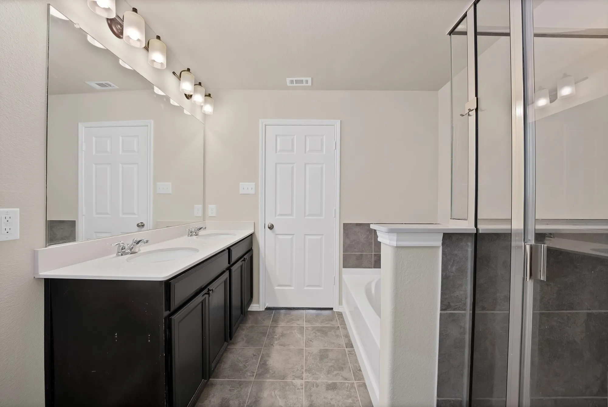 Single Family Residence For Sale in Denton County , 3004 Walker Creek Drive, Little Elm, Texas 75068, 4 Bedroom, 3 Bathroom, 2 Garage spaces, 2,810 Sqft, built in 2017, mls#21338295, Real Estate Agent in Little Elm, Homes For Sale in Denton county, Homes For Sale in Little Elm, Realtor in Little Elm Texas, Real Estate Brokerage Independent Realty Texas, Luminita Cordes Realtor