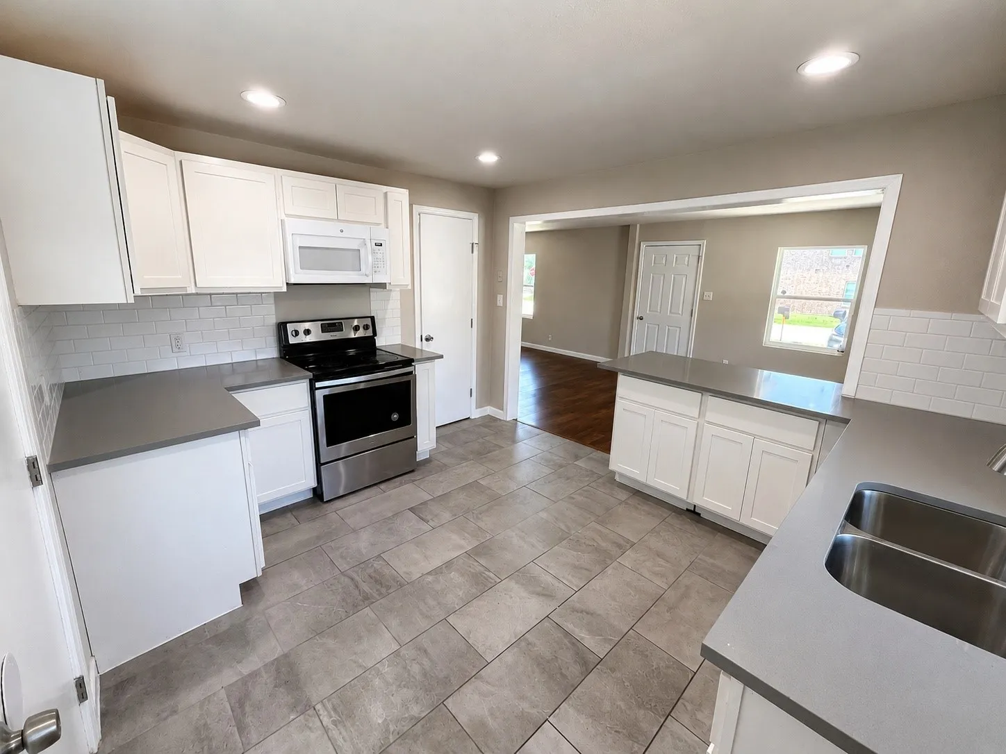 Single Family Residence For Rent in Collin County , 409 Jefferson Avenue, Princeton, Texas 75407, 4 Bedroom, 3 Bathroom, 2 Garage spaces, 2,624 Sqft, built in 1965, Price $2,250, mls#21338298, Real Estate Agent in Princeton, Homes For Rent in Collin county, Homes For Rent in Princeton, Realtor in Princeton Texas, Real Estate Brokerage Independent Realty Texas, Luminita Cordes Realtor