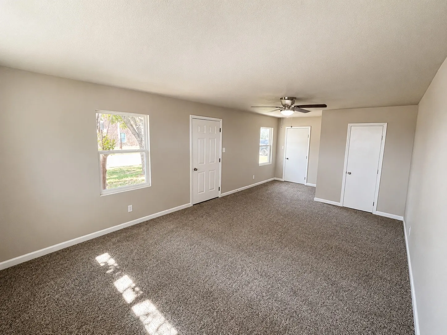Single Family Residence For Rent in Collin County , 409 Jefferson Avenue, Princeton, Texas 75407, 4 Bedroom, 3 Bathroom, 2 Garage spaces, 2,624 Sqft, built in 1965, Price $2,250, mls#21338298, Real Estate Agent in Princeton, Homes For Rent in Collin county, Homes For Rent in Princeton, Realtor in Princeton Texas, Real Estate Brokerage Independent Realty Texas, Luminita Cordes Realtor