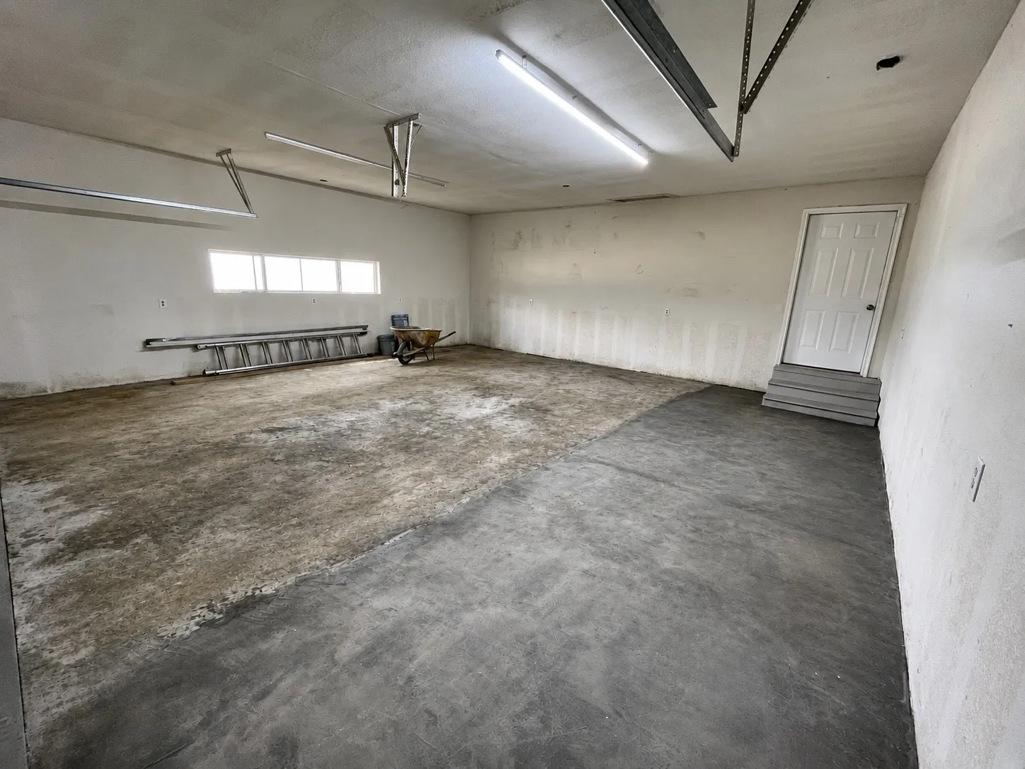 Single Family Residence For Rent in Collin County , 409 Jefferson Avenue, Princeton, Texas 75407, 4 Bedroom, 3 Bathroom, 2 Garage spaces, 2,624 Sqft, built in 1965, Price $2,250, mls#21338298, Real Estate Agent in Princeton, Homes For Rent in Collin county, Homes For Rent in Princeton, Realtor in Princeton Texas, Real Estate Brokerage Independent Realty Texas, Luminita Cordes Realtor