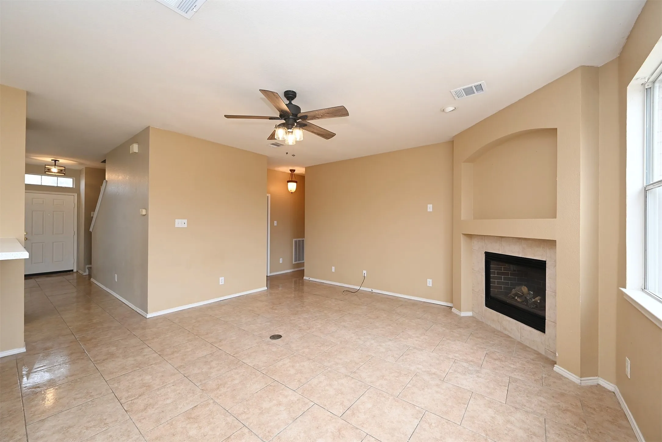 Single Family Residence For Sale in Dallas County , 10706 Gleneagles Lane, Rowlett, Texas 75089, 6 Bedroom, 3 Bathroom, 2 Garage spaces, 2,856 Sqft, built in 2001, mls#21338299, Real Estate Agent in Rowlett, Homes For Sale in Dallas county, Homes For Sale in Rowlett, Realtor in Rowlett Texas, Real Estate Brokerage Independent Realty Texas, Luminita Cordes Realtor
