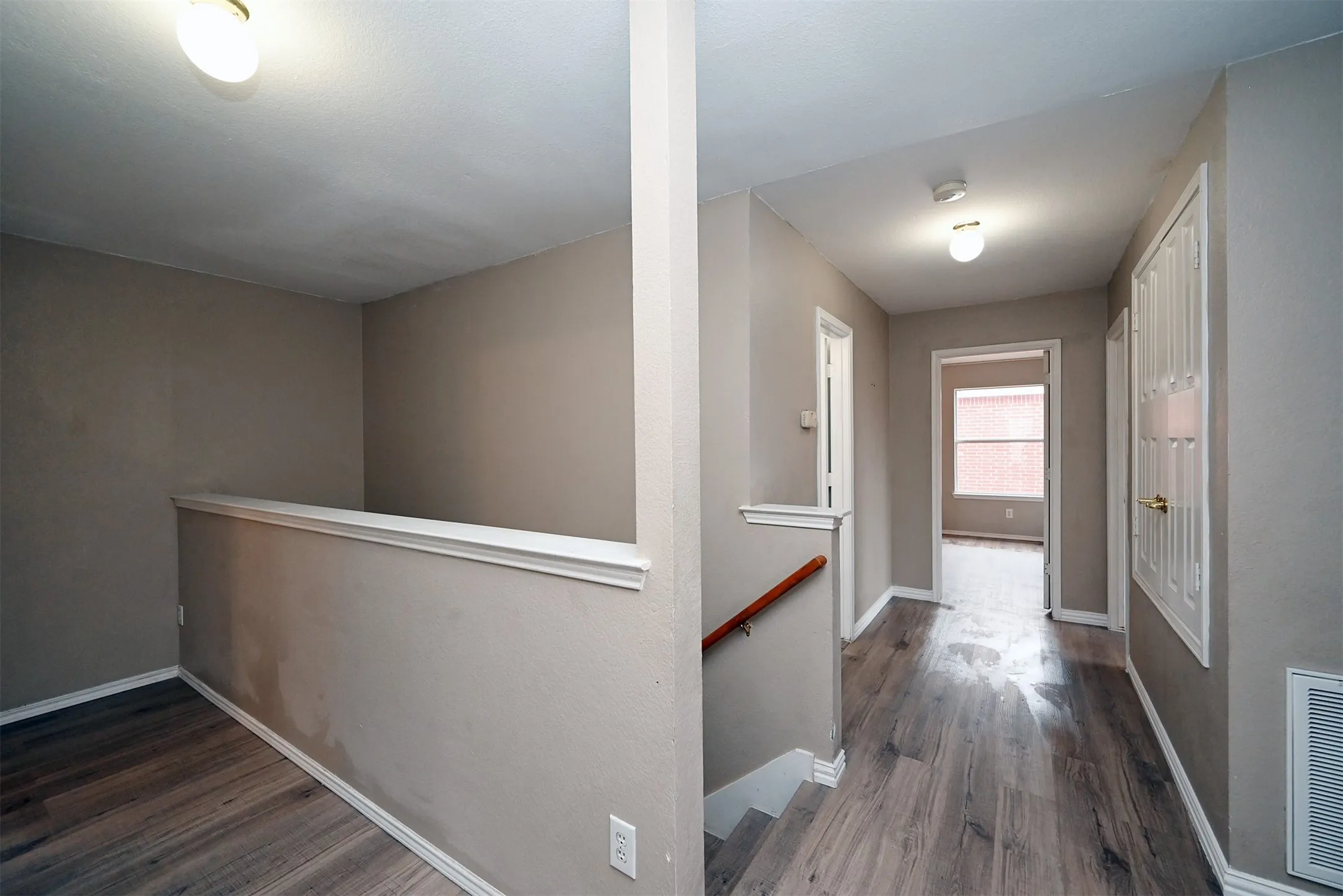 Single Family Residence For Sale in Dallas County , 10706 Gleneagles Lane, Rowlett, Texas 75089, 6 Bedroom, 3 Bathroom, 2 Garage spaces, 2,856 Sqft, built in 2001, mls#21338299, Real Estate Agent in Rowlett, Homes For Sale in Dallas county, Homes For Sale in Rowlett, Realtor in Rowlett Texas, Real Estate Brokerage Independent Realty Texas, Luminita Cordes Realtor